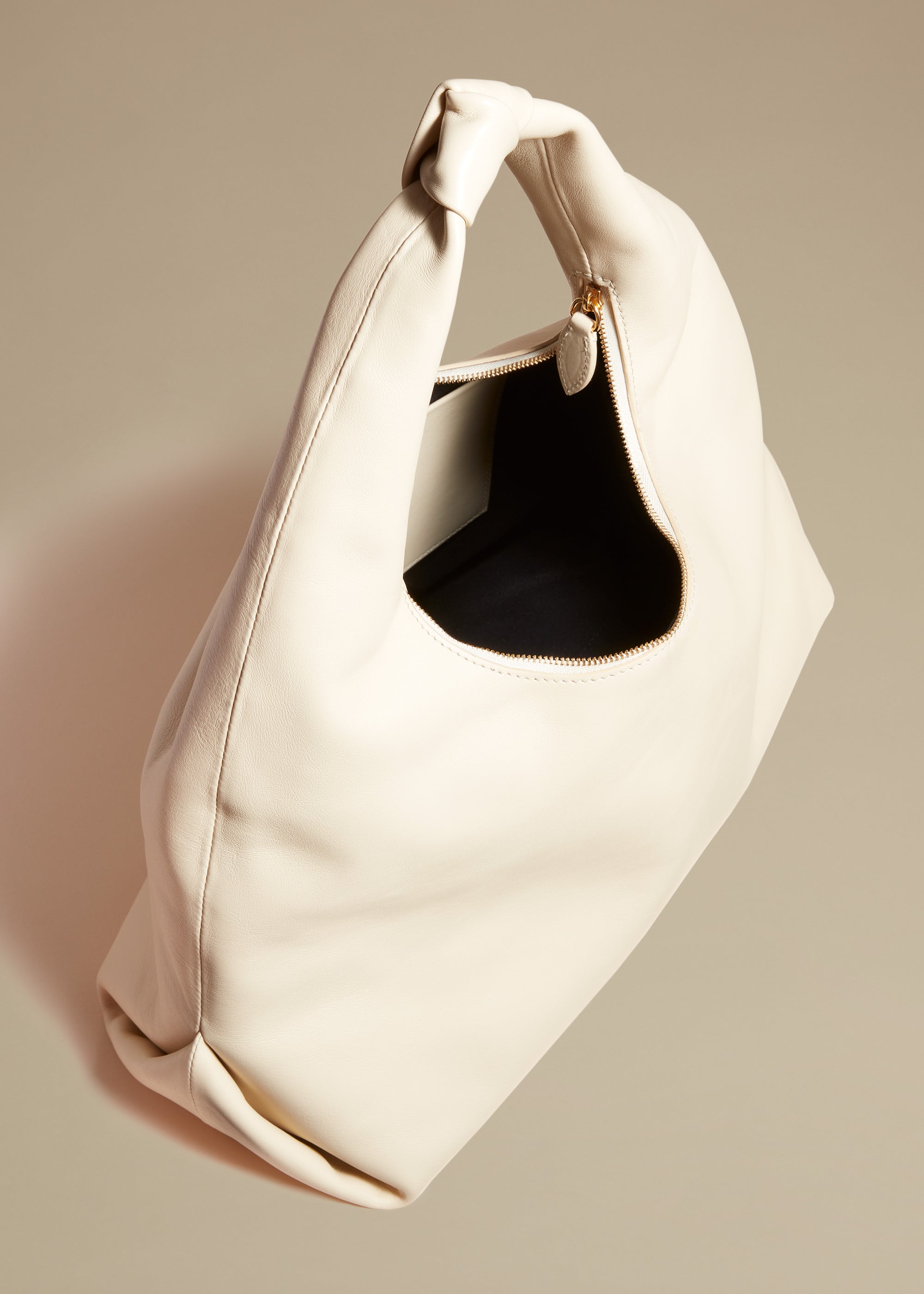 Large Beatrice hobo in leather - Cream