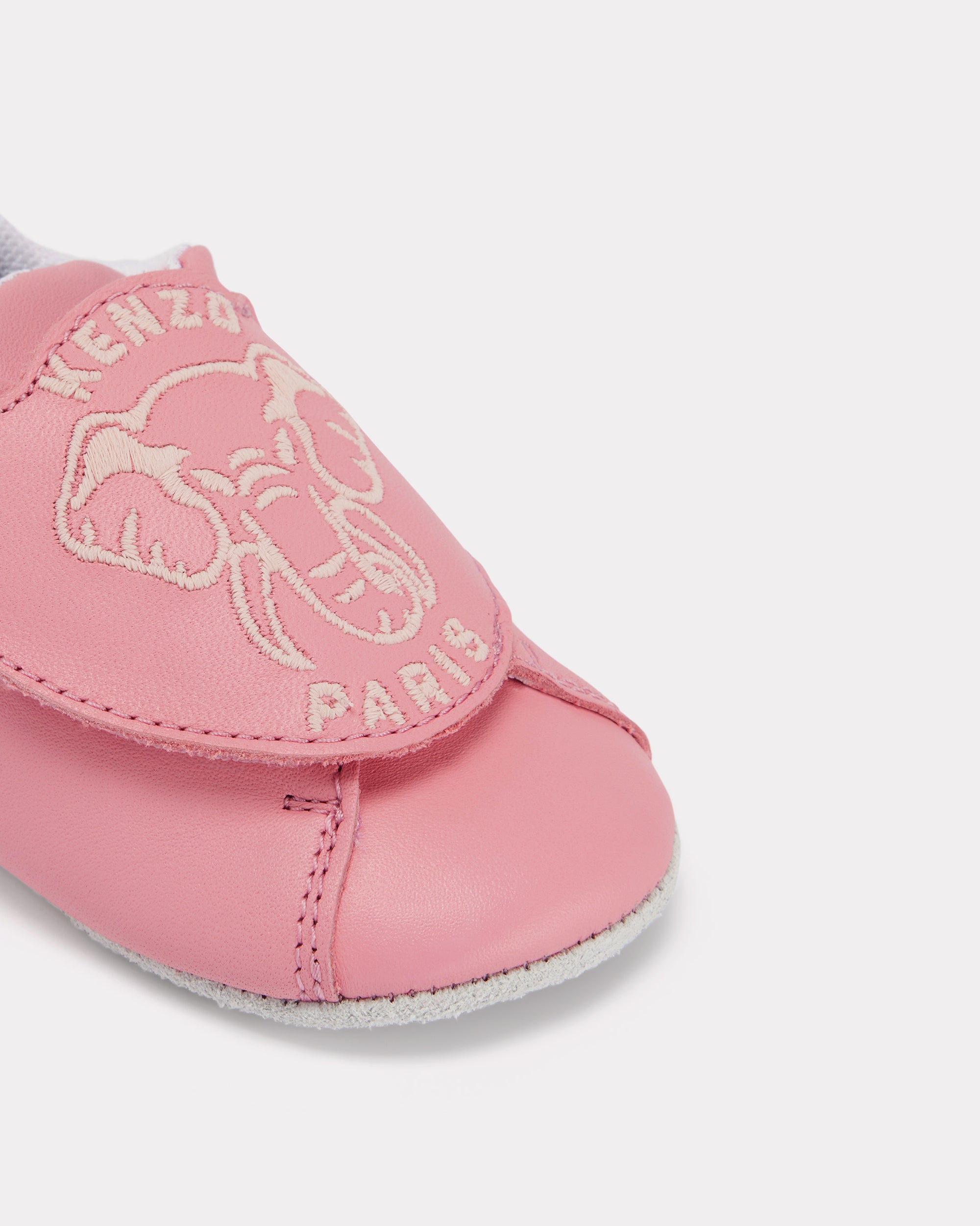 Chaussons // LVMH