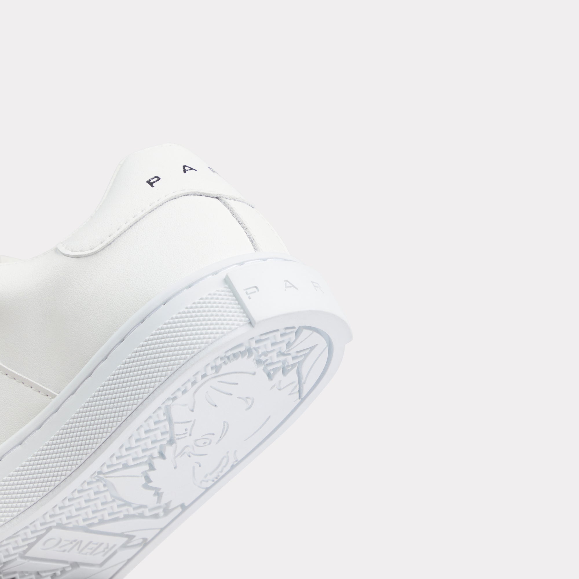 Sneakers /// LVMH