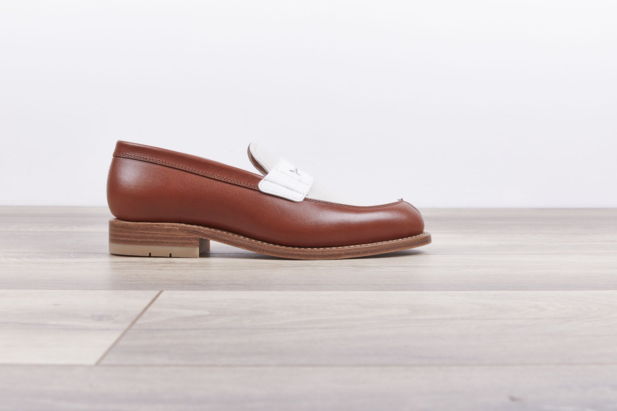 8qty NEW / Loafer LILIUM FE SEQUOIA PURECALF CUIR - Gold/blanc