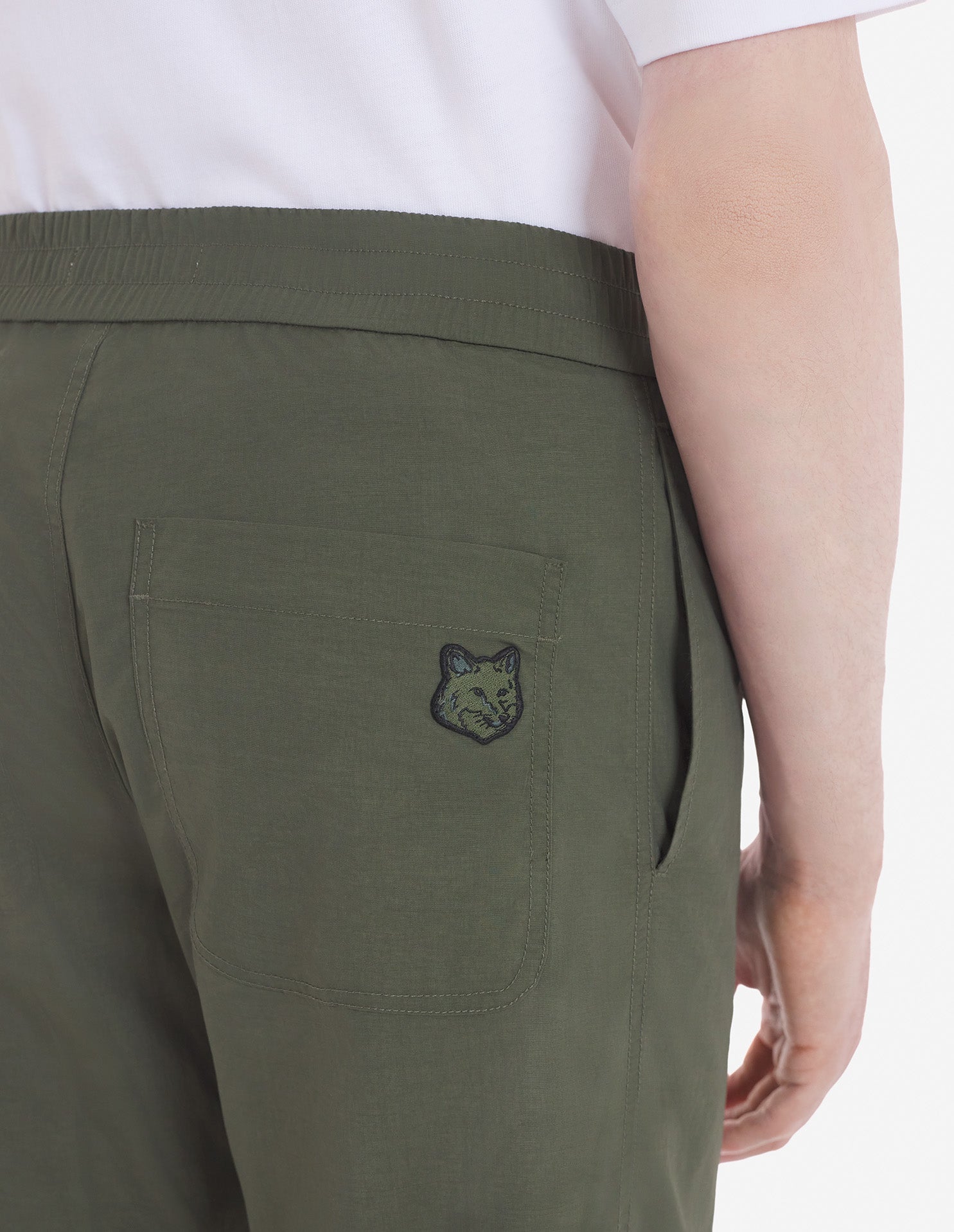 Straight-leg casual trousers with badge - Military Green