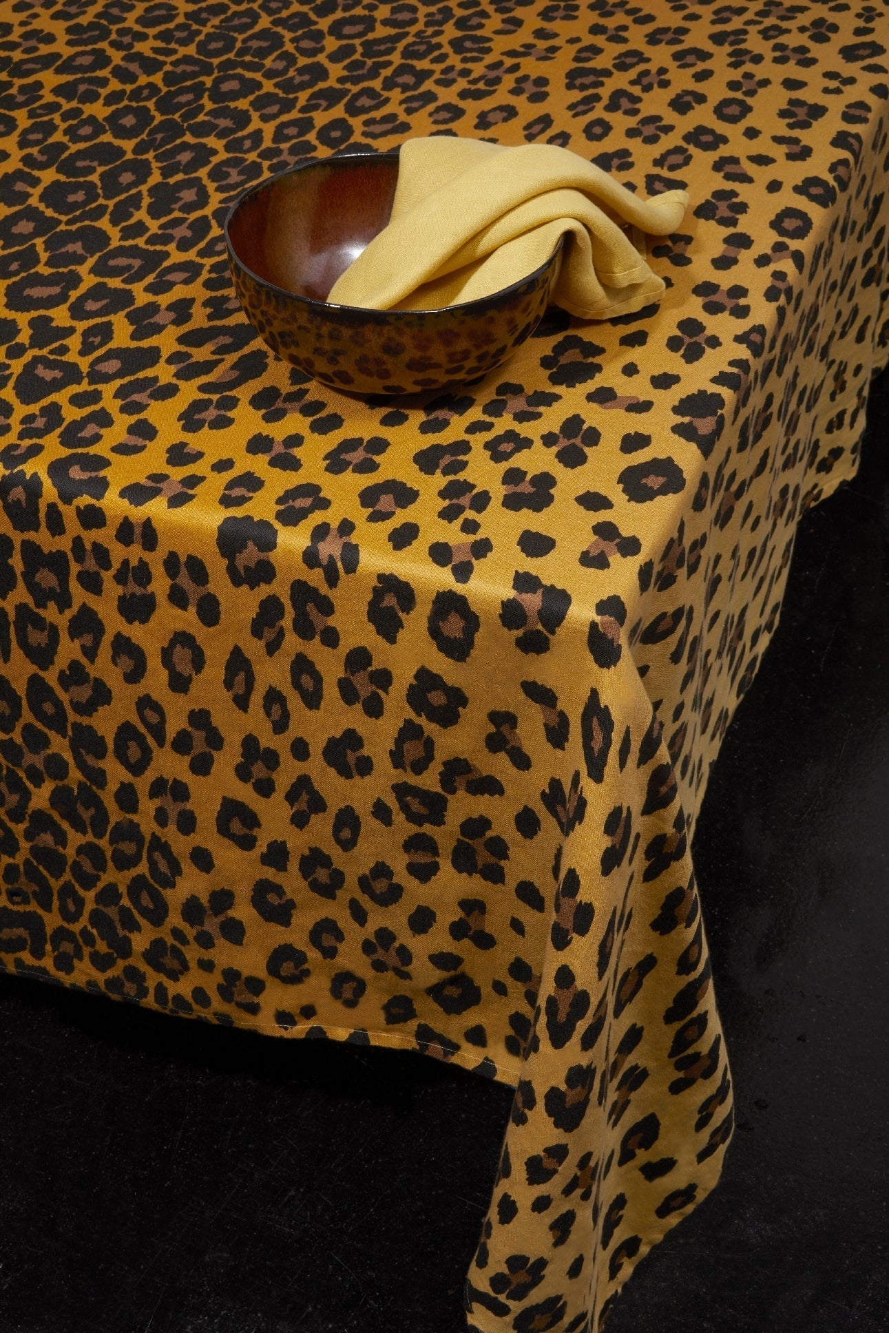 LINEN SATEEN LEOPARD TABLECLOTH-YELLOW-MEDIUM