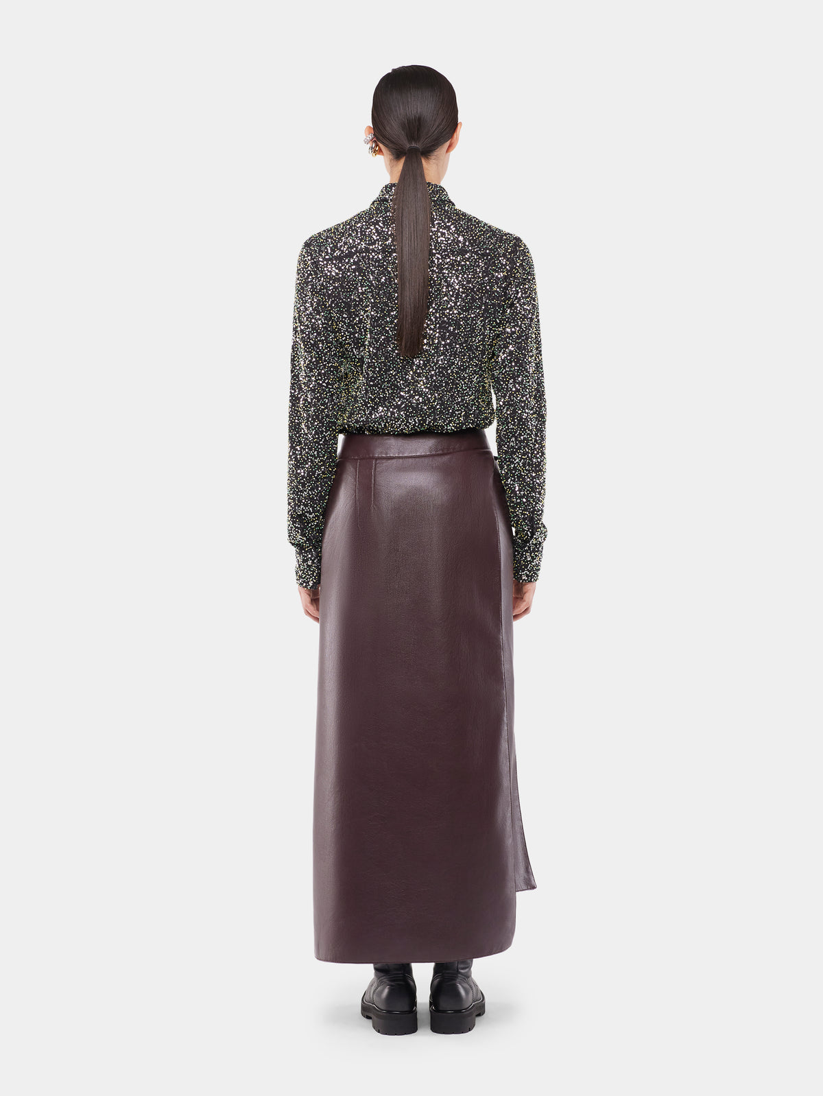 Shirt in crepe with sequin embroidery details
