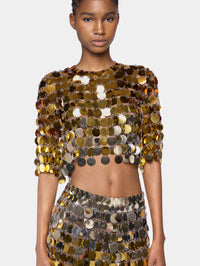 Cropped top in gradient assembly
