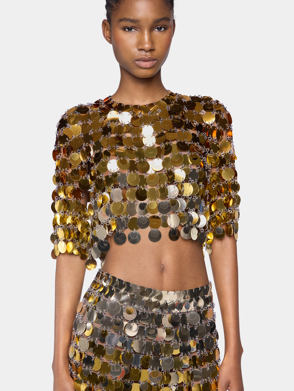 Cropped top in gradient assembly