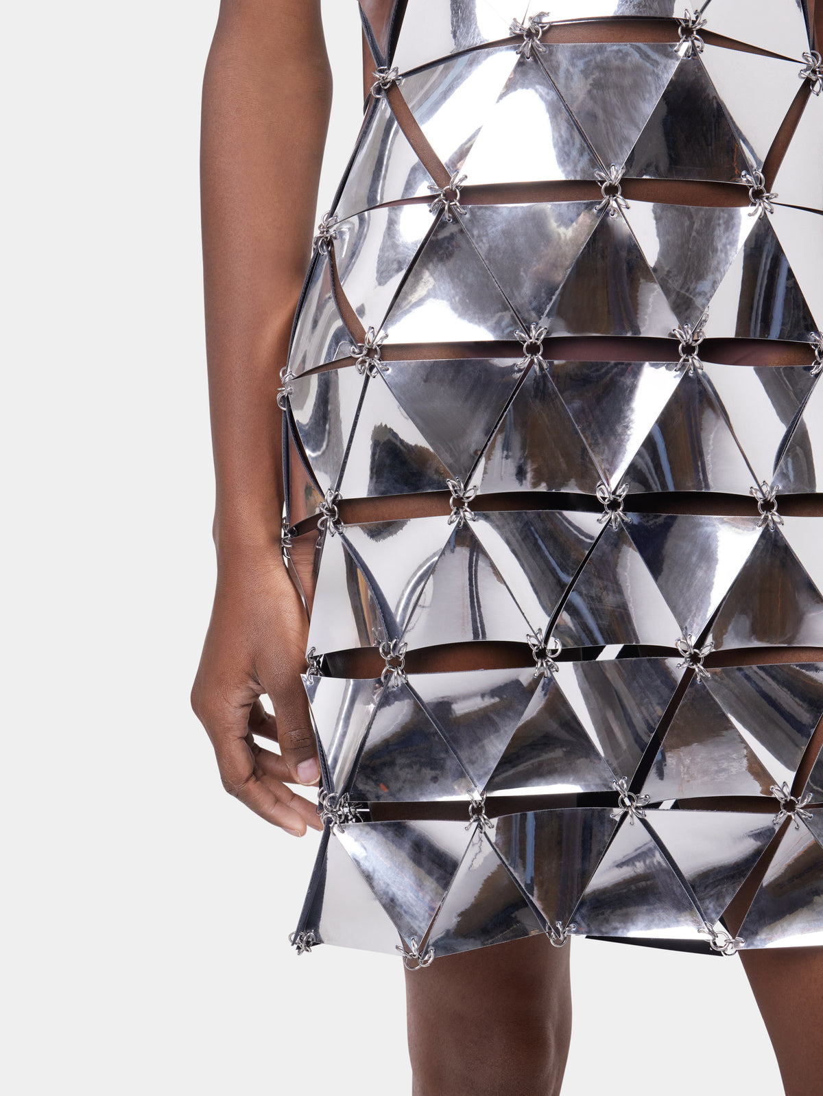 SILVER SHORT DRESS IN ASSEMBLY