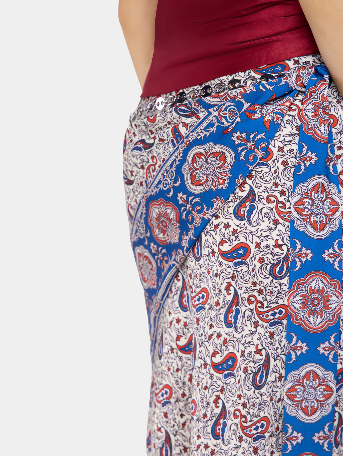 Long skirt in printed satin