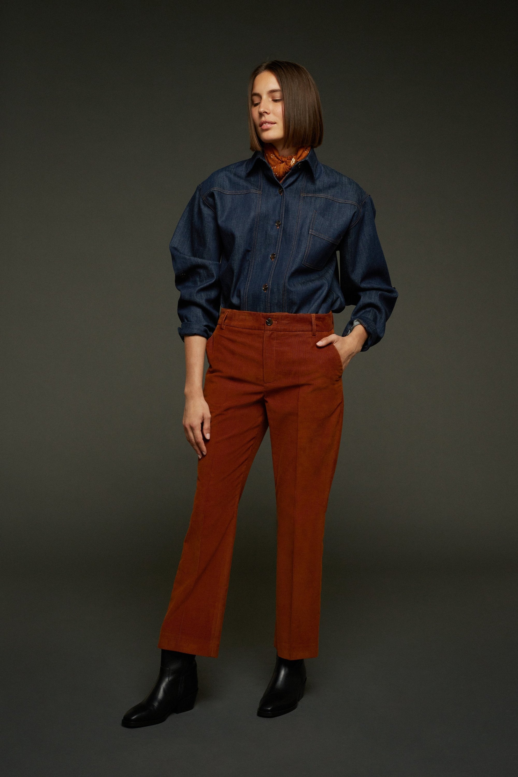 54 / DJV 55€ 77-12 / ST16%   PANTALON EDGAR