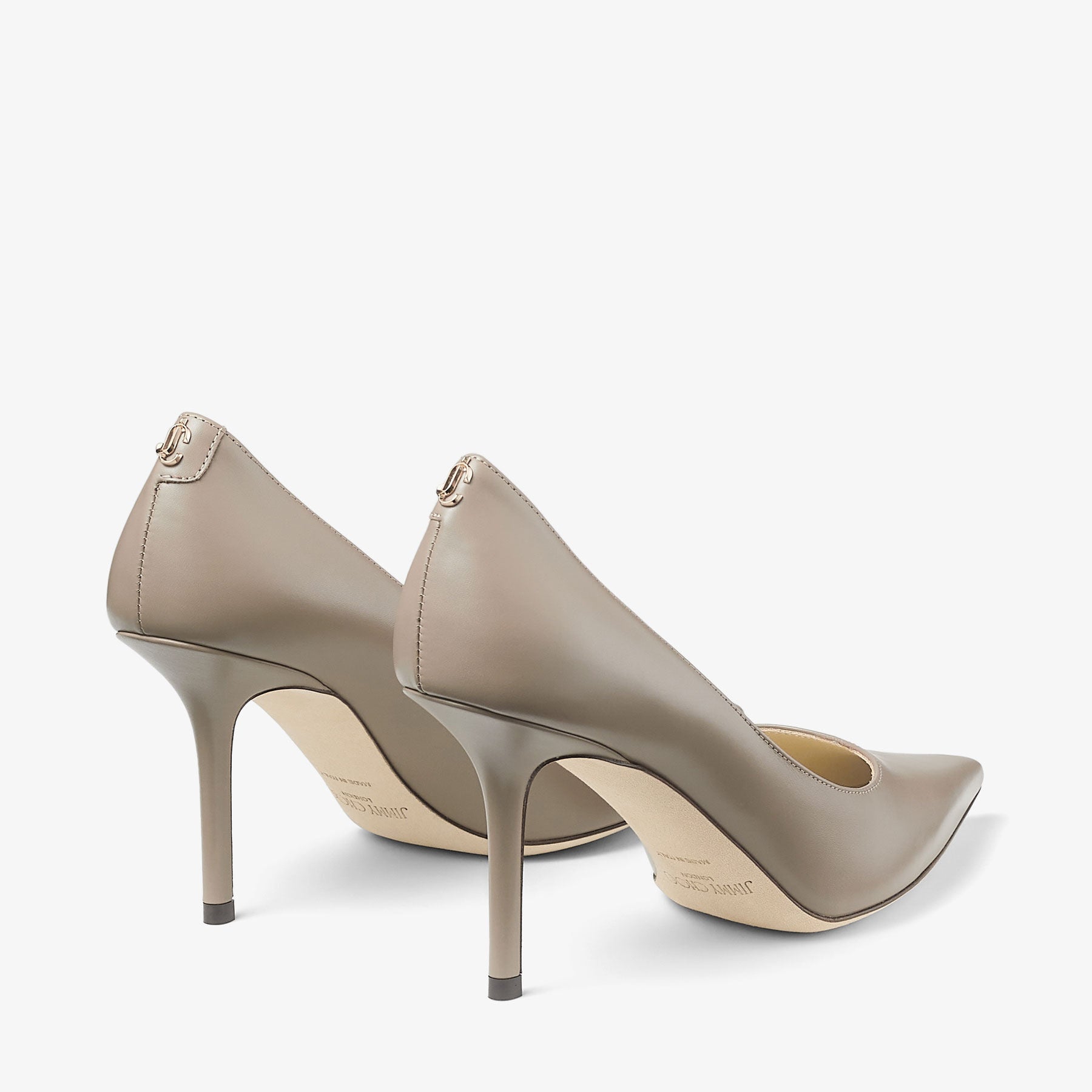 Love 85 pumps in leather with JC logo - Taupe