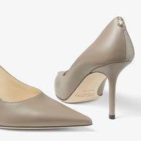 Love 85 pumps in leather with JC logo - Taupe