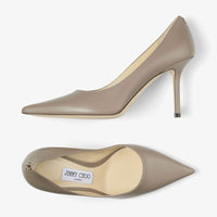 Love 85 pumps in leather with JC logo - Taupe