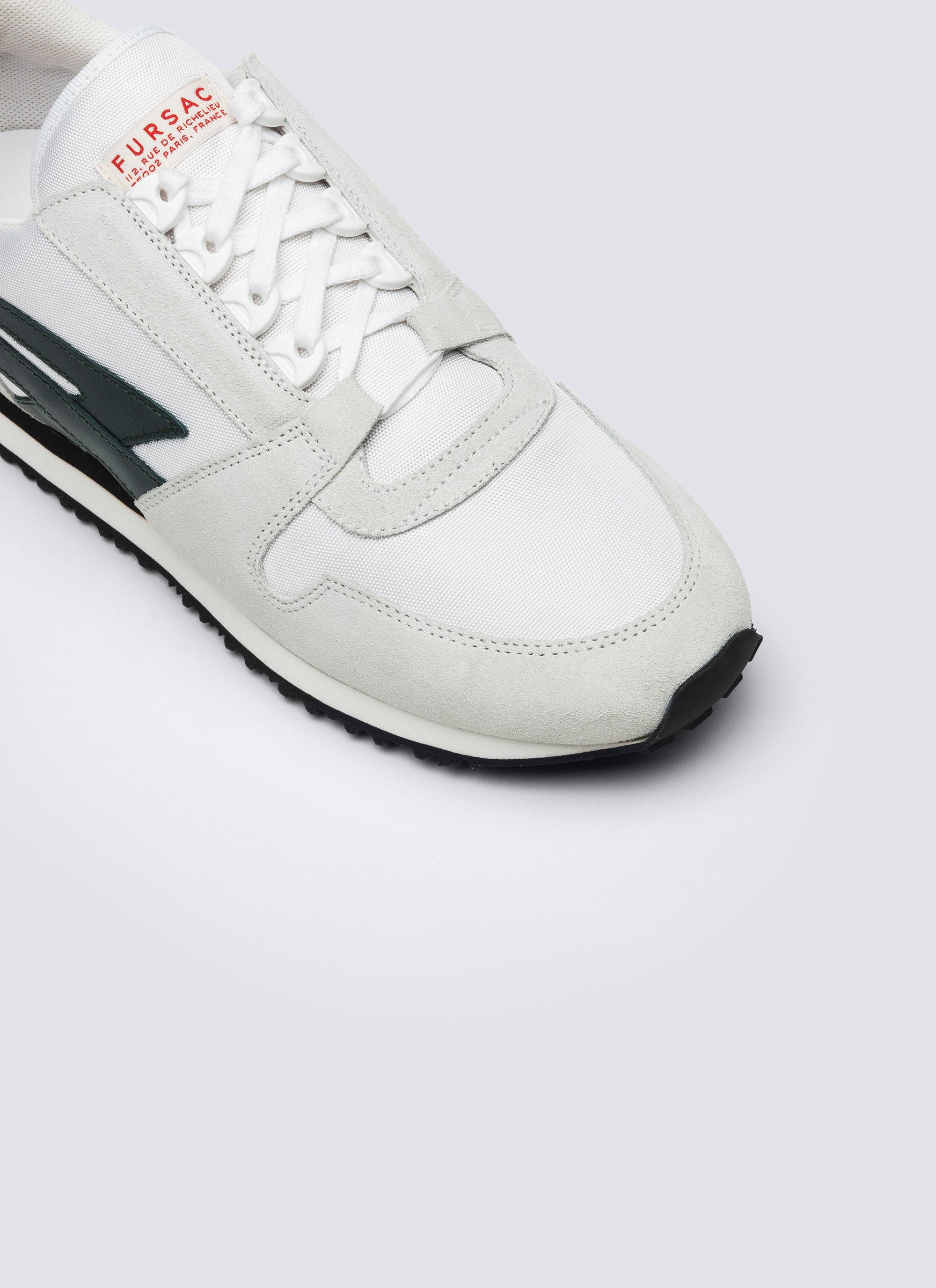 Low leather trainers - White