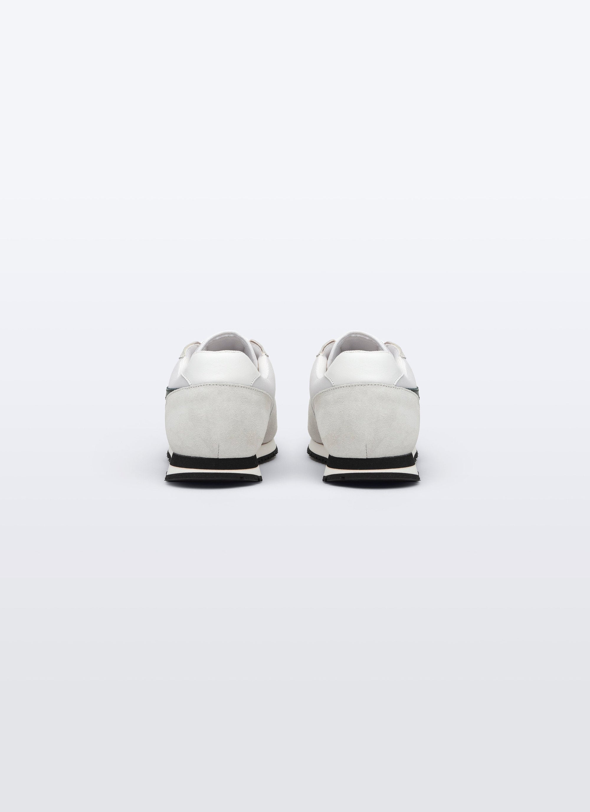Low leather trainers - White