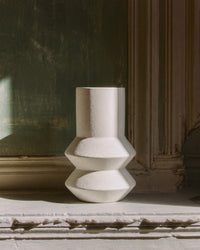 Leandro spotted ceramic vase - White