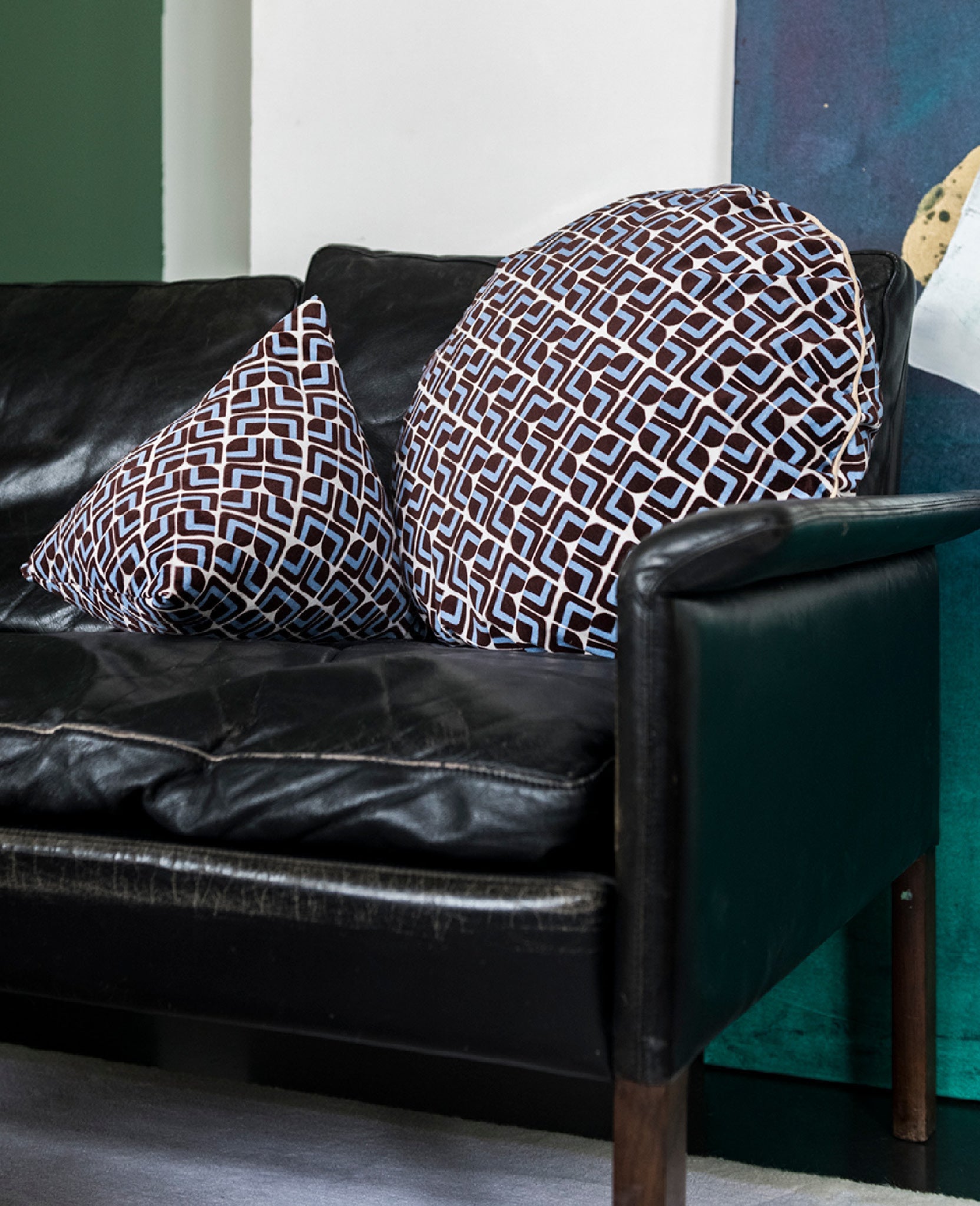 Bomboloni velvet cushion - Blue