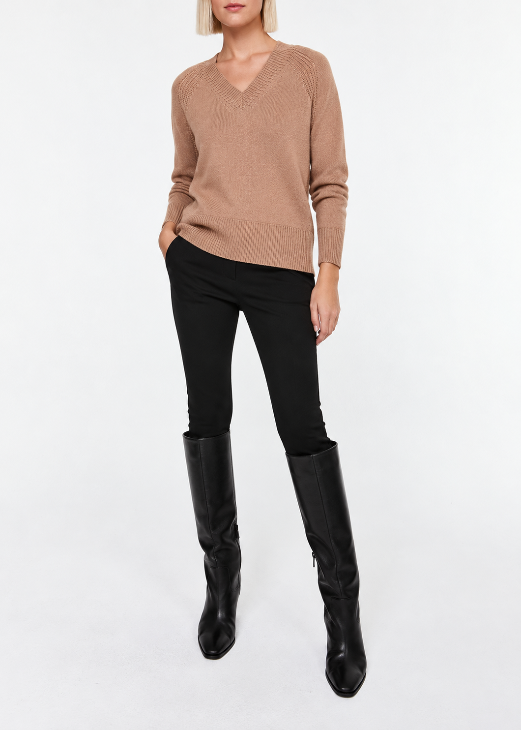 V-neck jumper in wool and cashmere - Camel