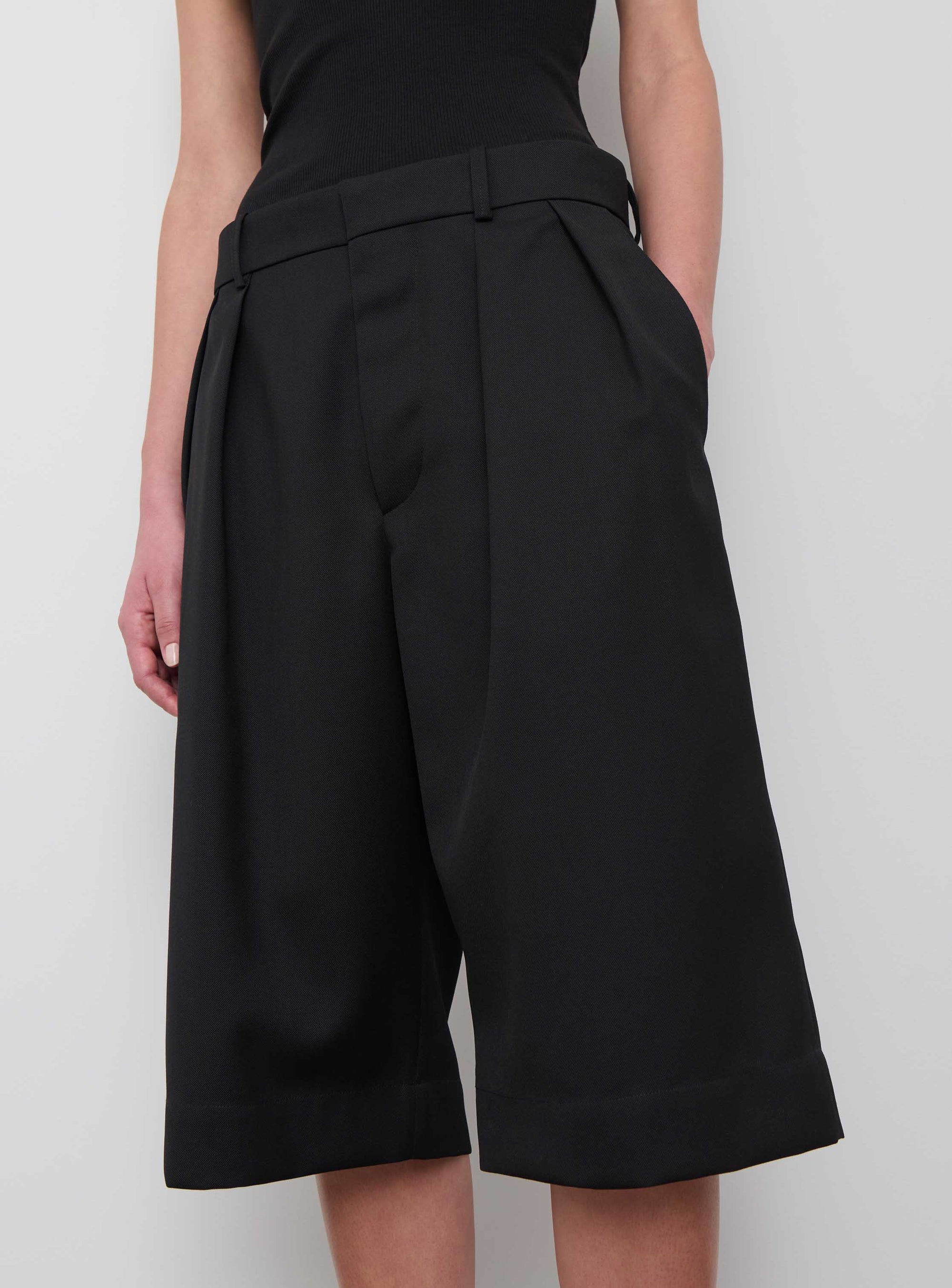 Low Rise Short - Black