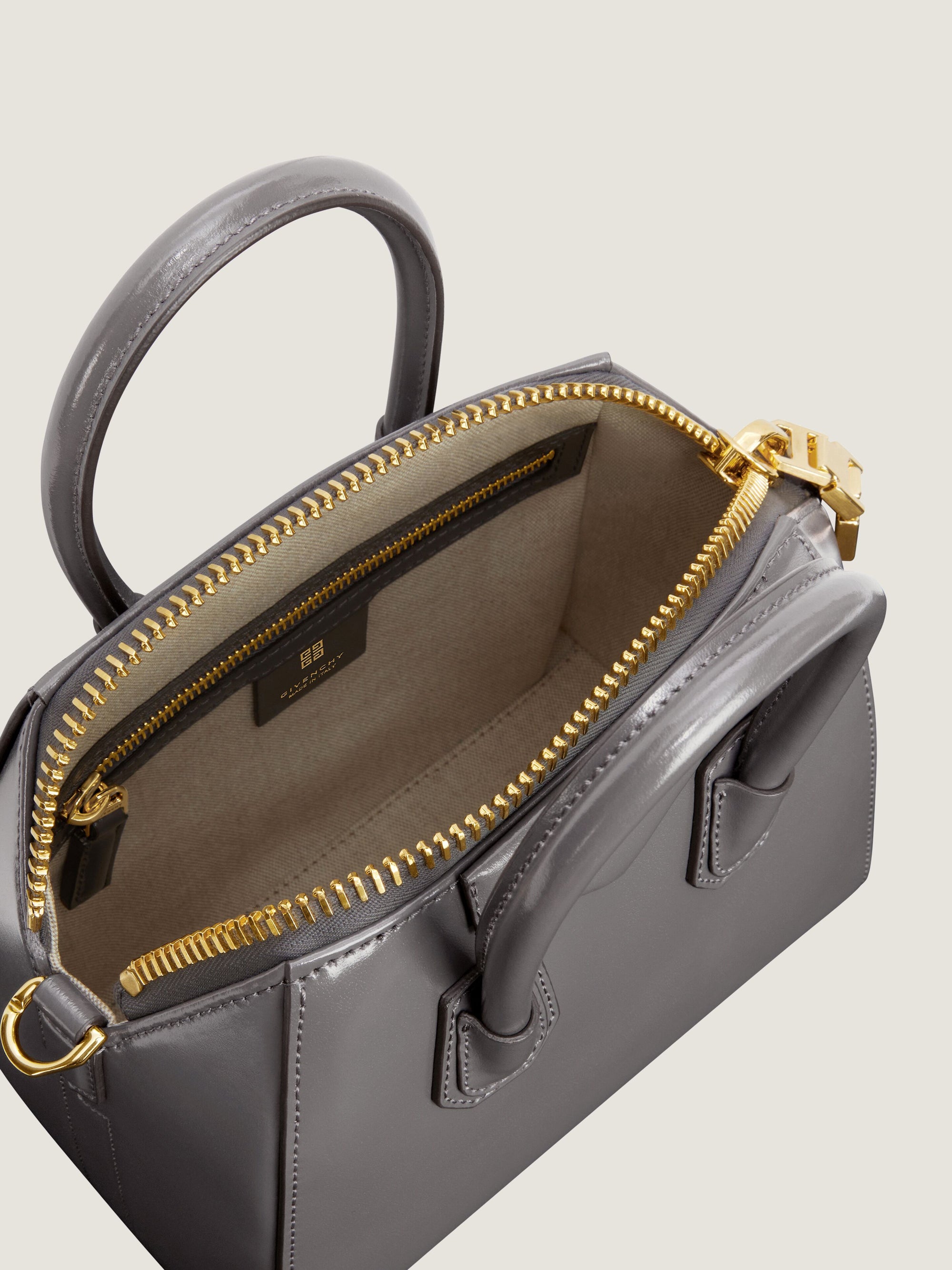 BOX LEATHER WITH GOLDEN JEWELLERY