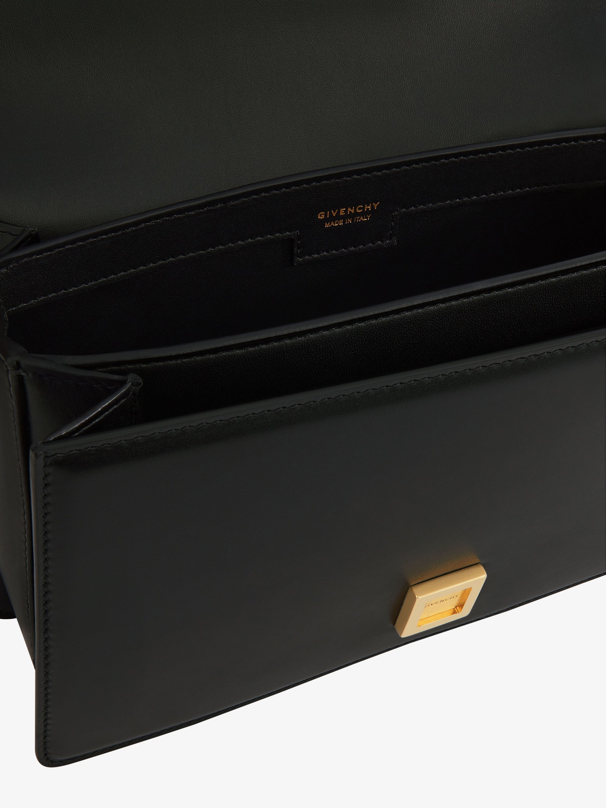 4G - MEDIUM SLIDING CHAIN BAG