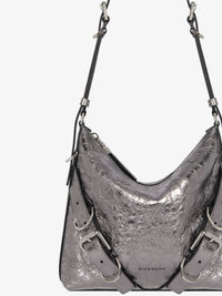 Sac Voyou crossbody en cuir laminé - Silvery Grey