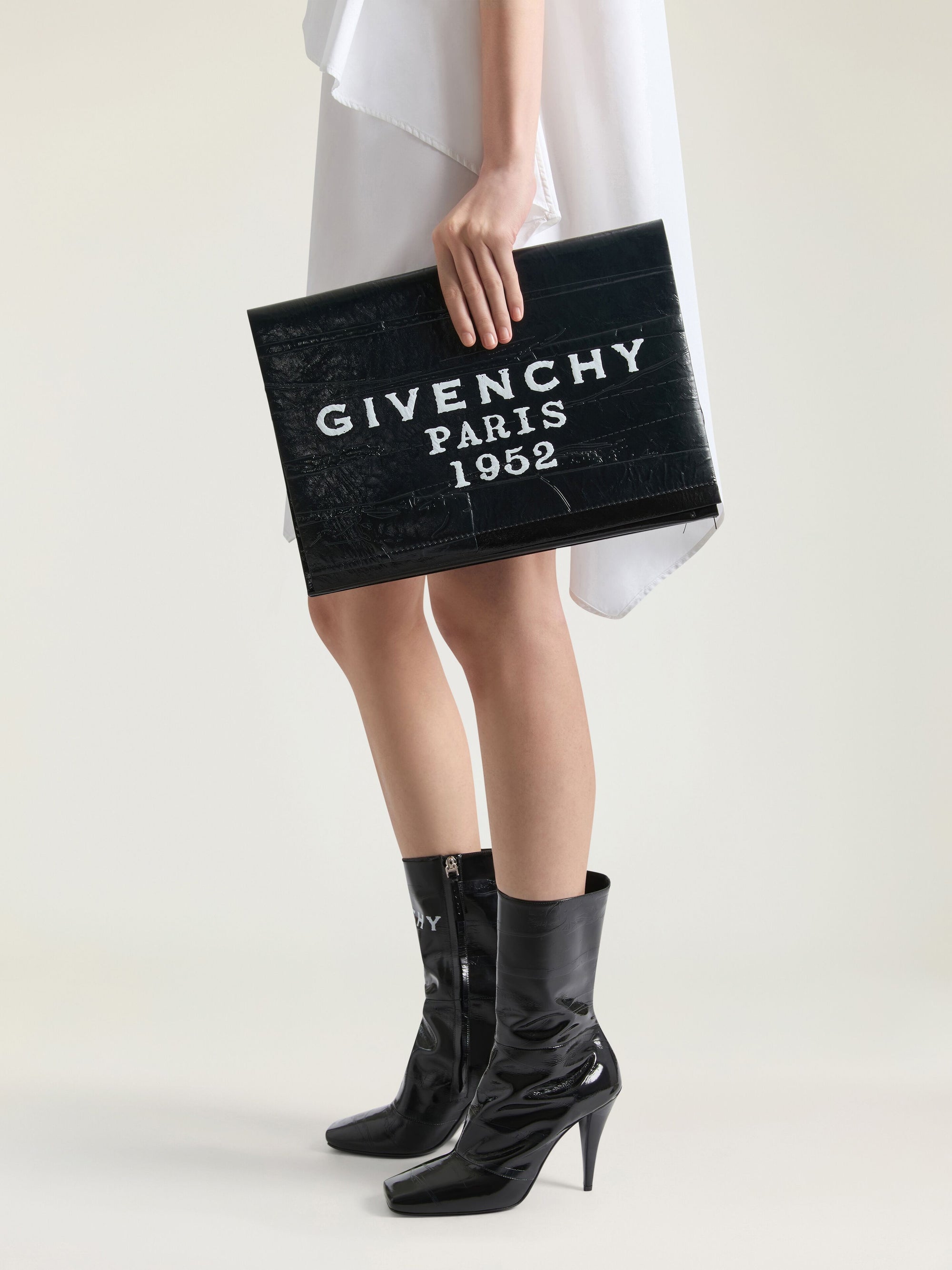 SHOW - GIVENCHY POCHETTE