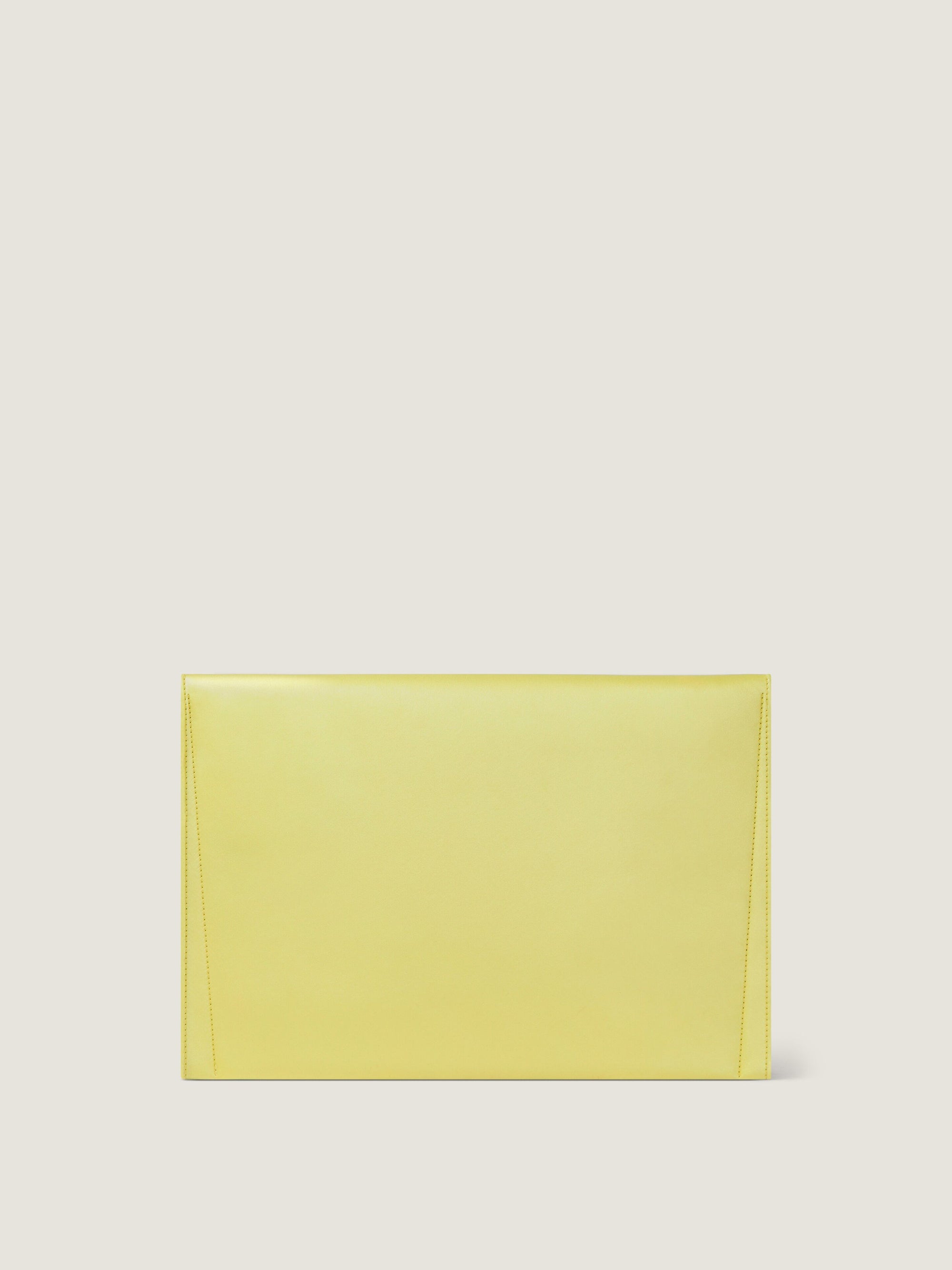 SHOW - GIVENCHY POCHETTE