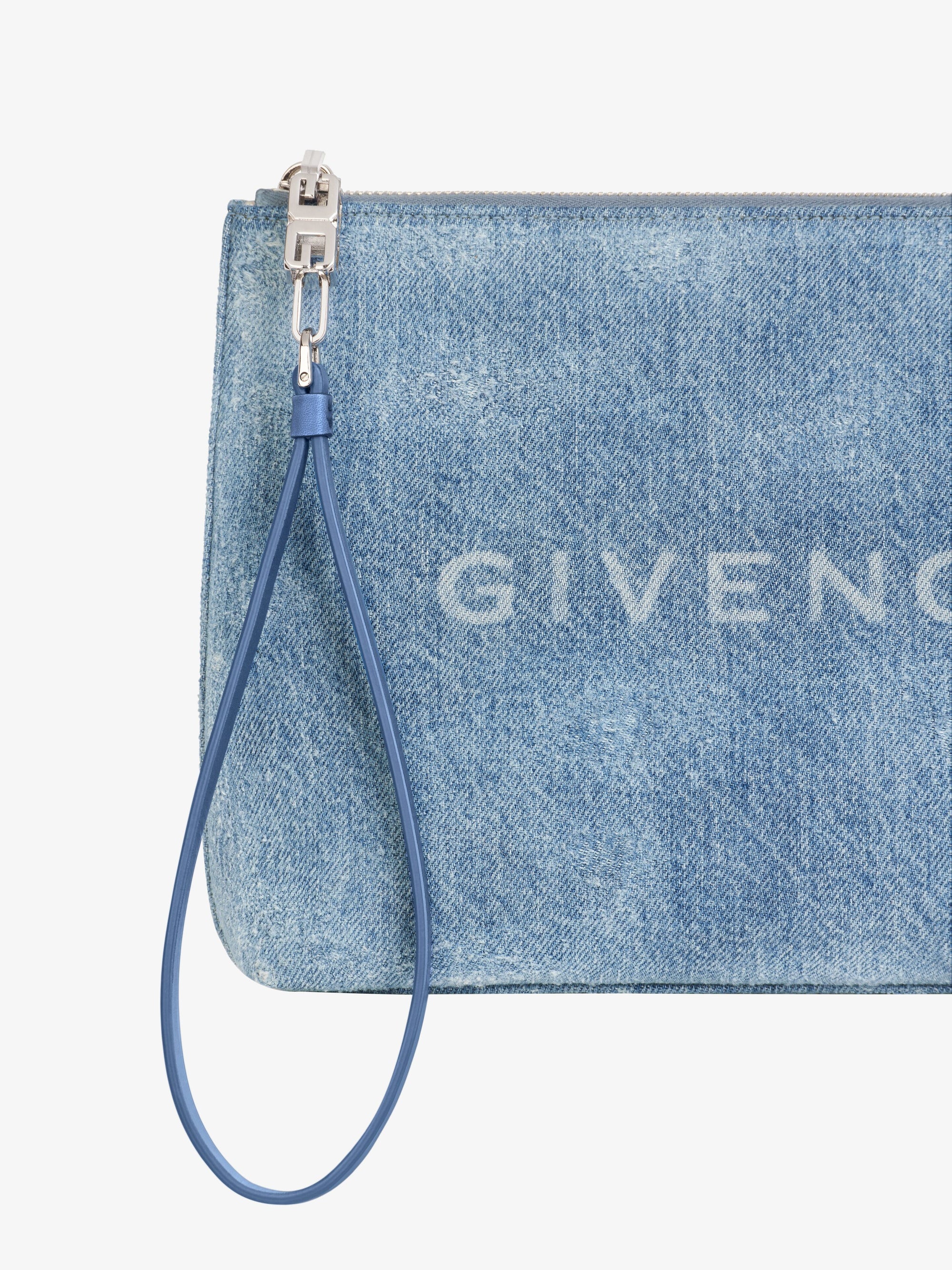 TRAVEL POUCH