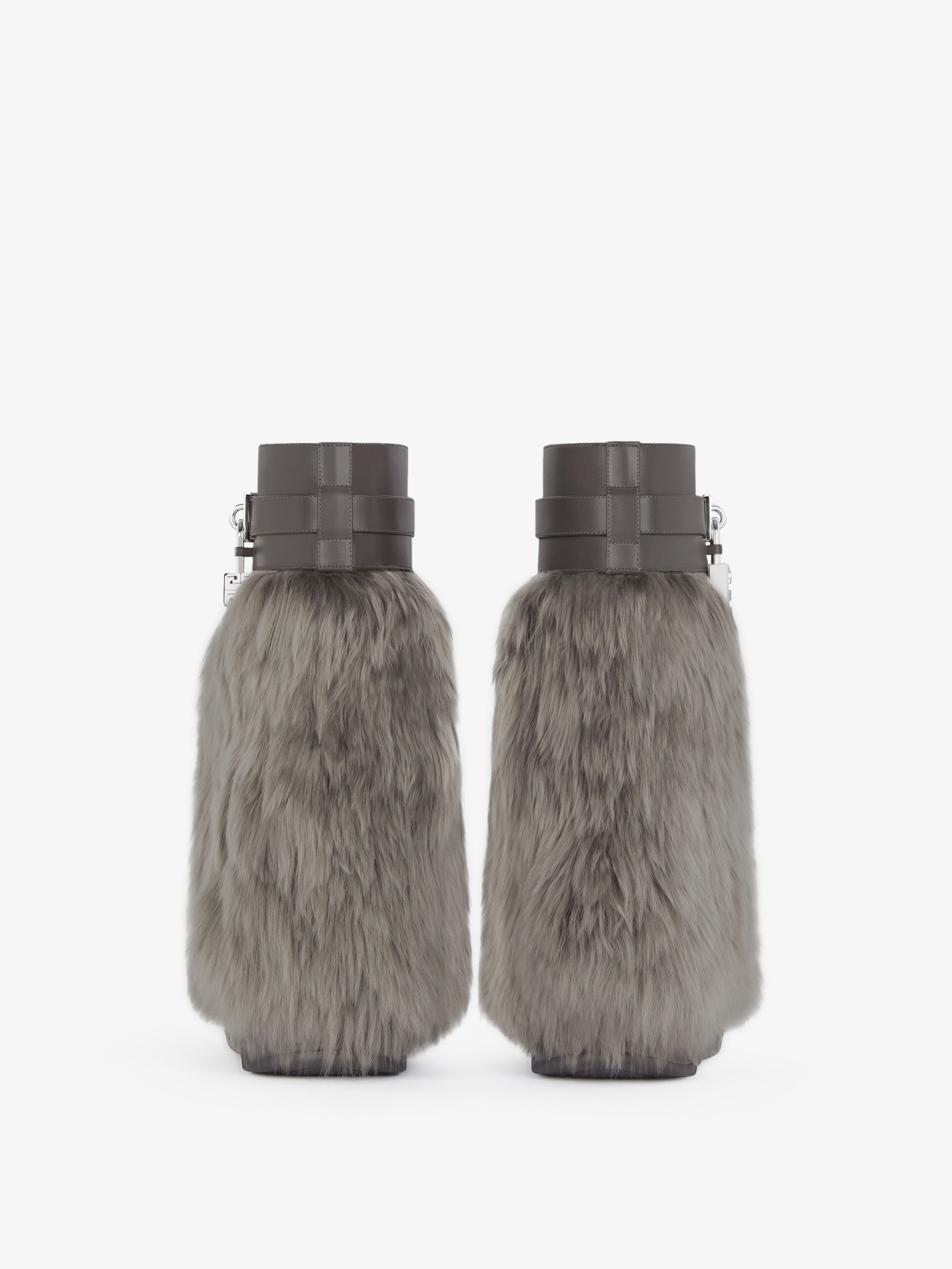 ALPACA / SILVERY PADLOCKS