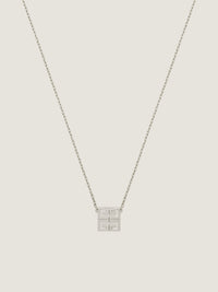 4G PENDANT SILVERY NECKLACE