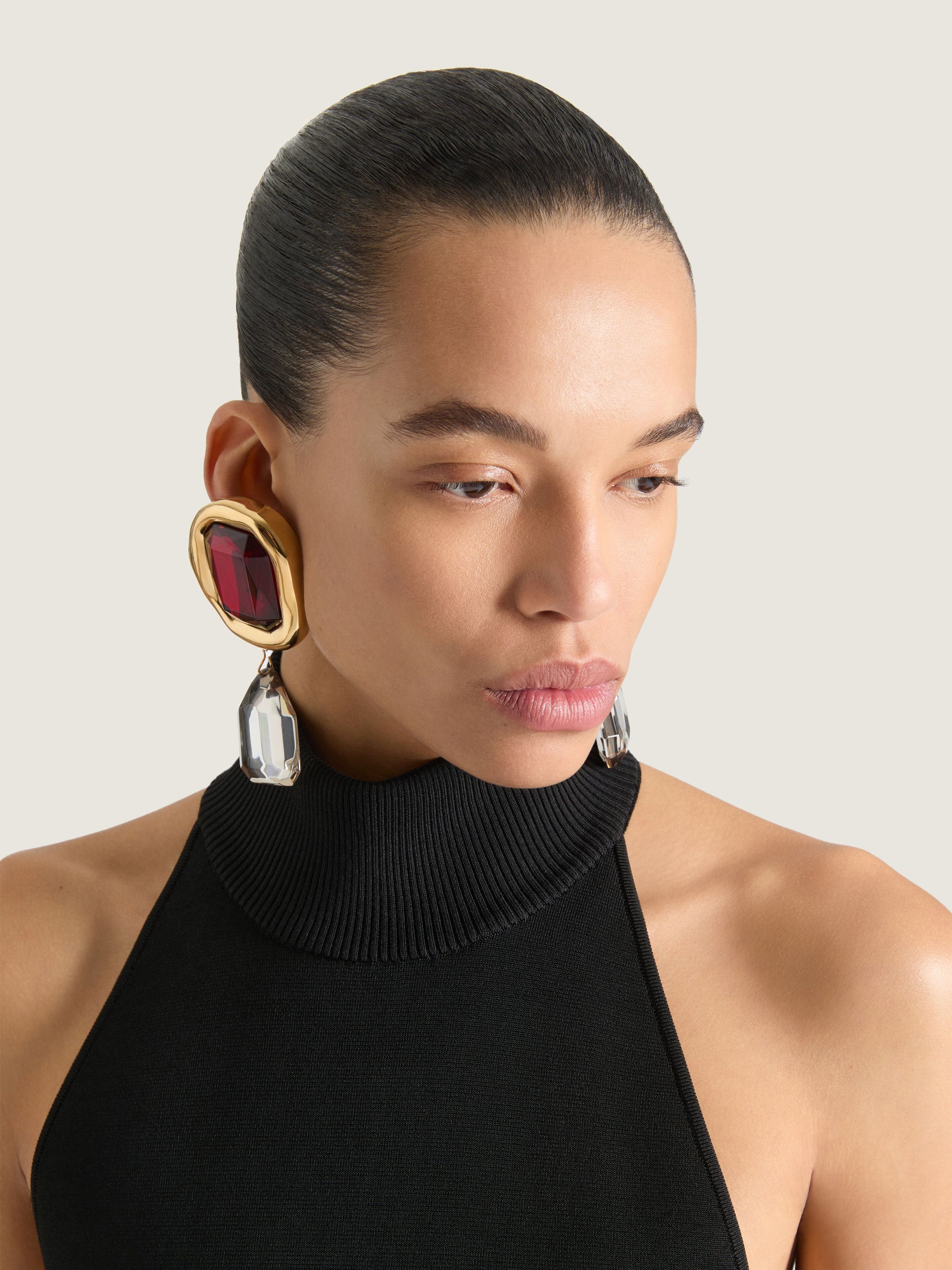SCULPTURAL CRYSTALS PENDANT EARRINGS S