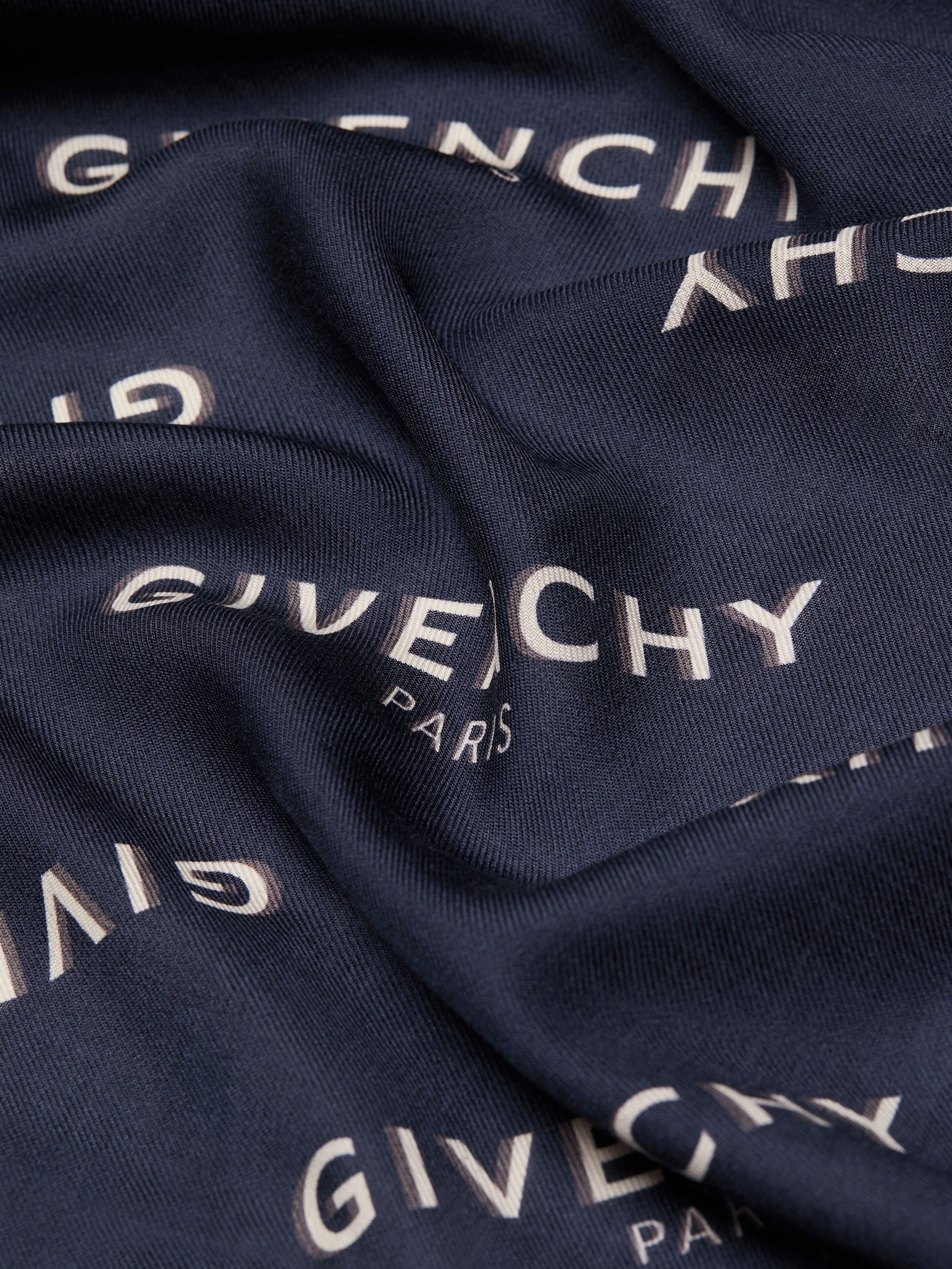GIVENCHY SHADOW SHAWL 140X140