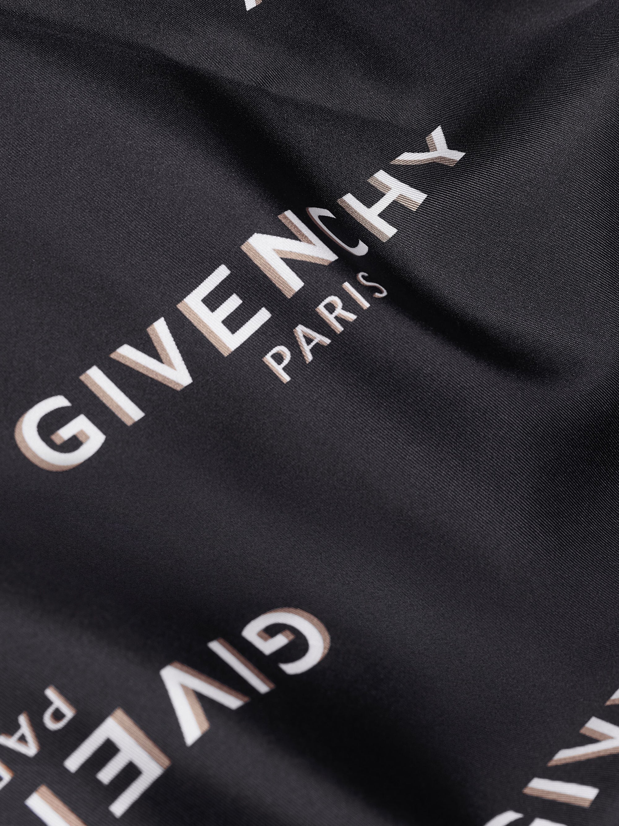 GIVENCHY SHADOW SQUARE 90X90