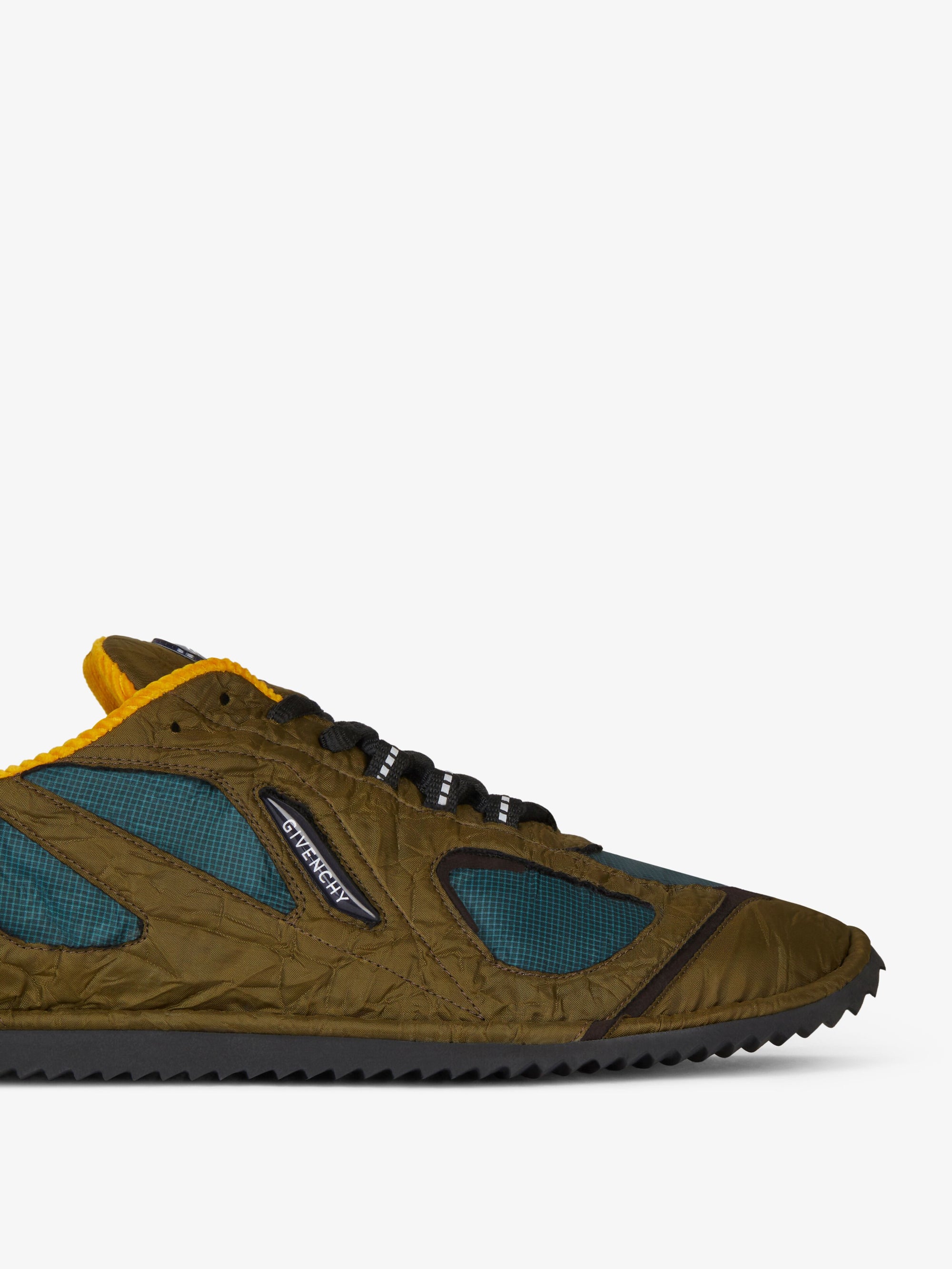 FLAT SNEAKER