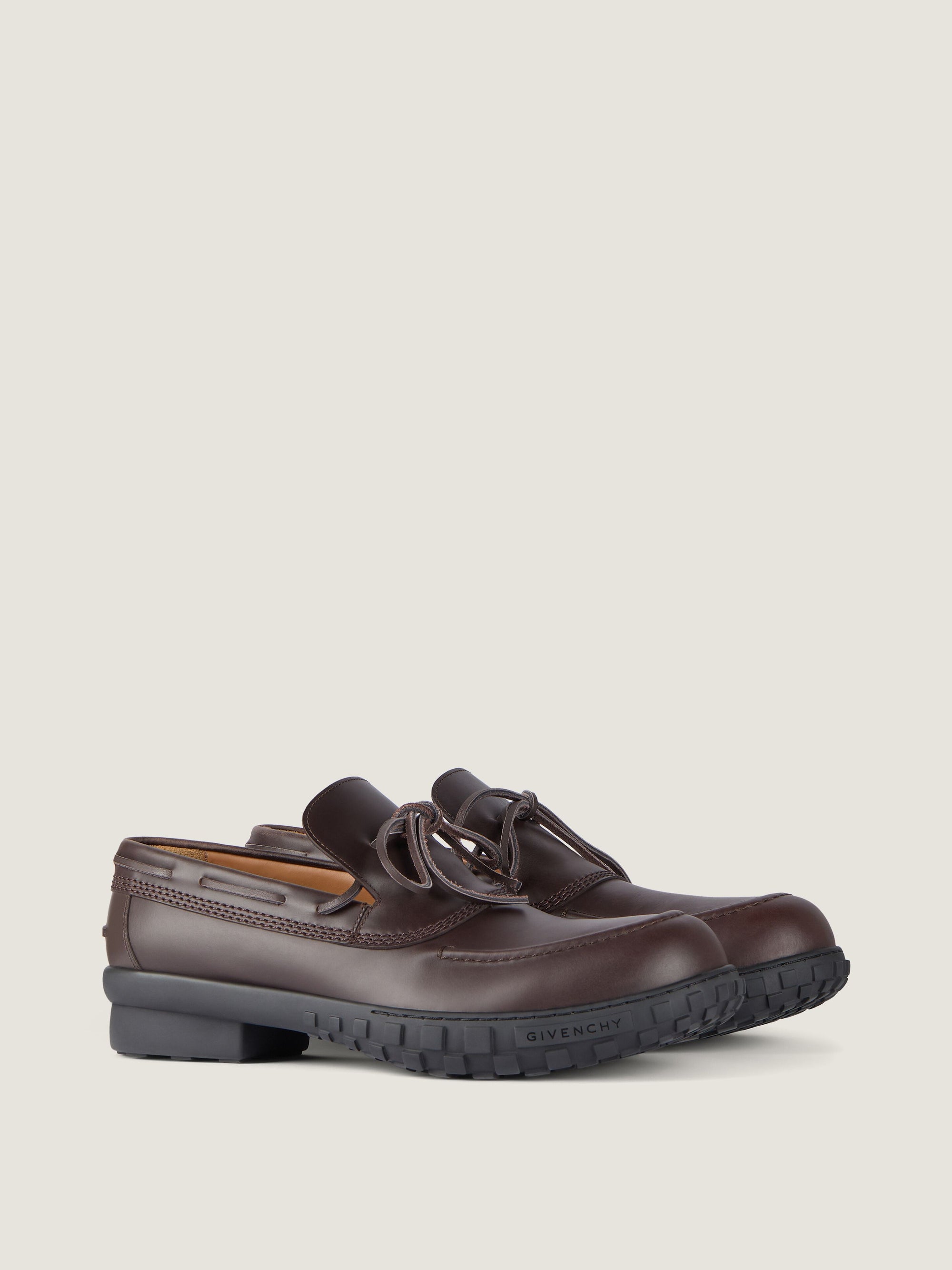 MAT LEATHER/BLACK SOLE