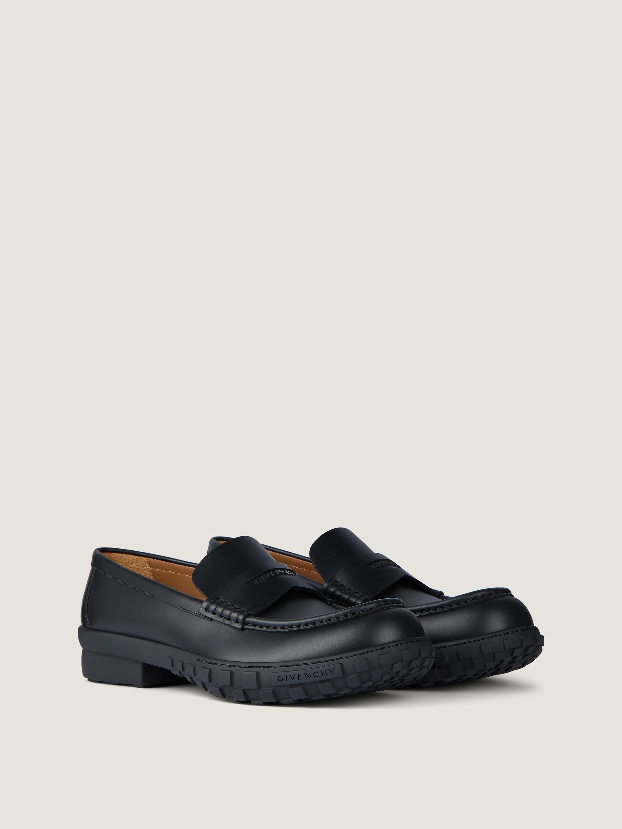 MAT LEATHER/BLACK SOLE