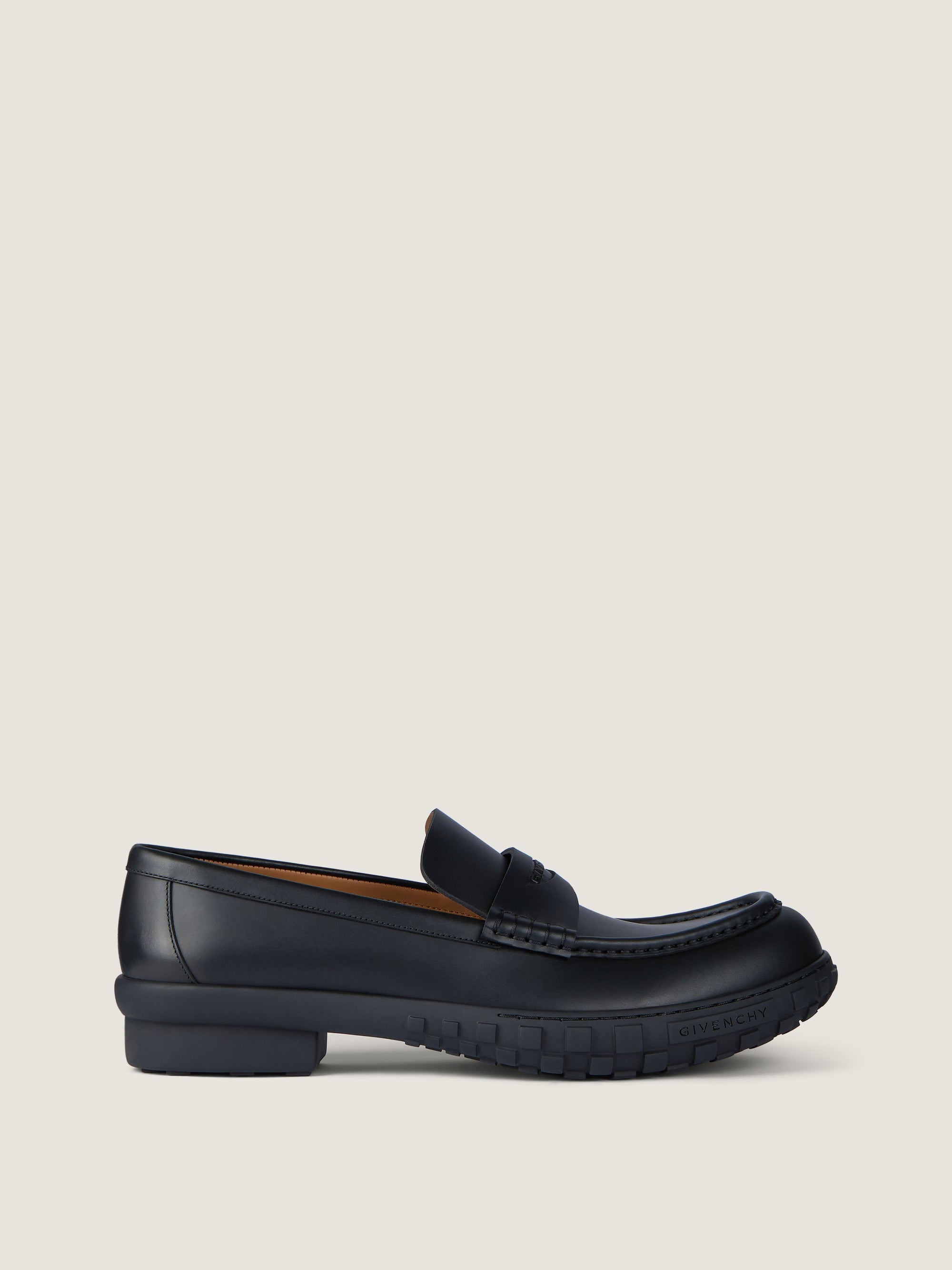 MAT LEATHER/BLACK SOLE