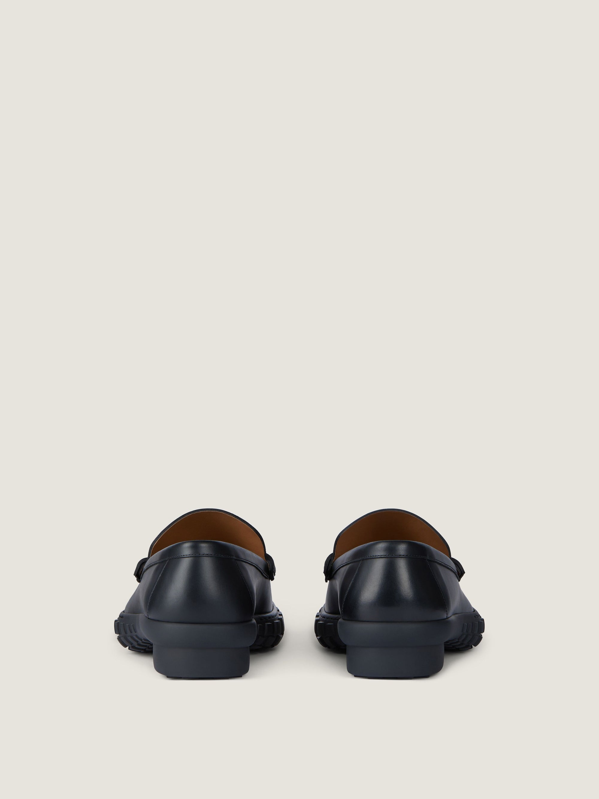 MAT LEATHER/BLACK SOLE