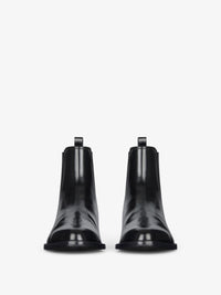 CLASSIC CHELSEA ANKLE BOOTS