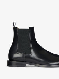 CLASSIC CHELSEA ANKLE BOOTS