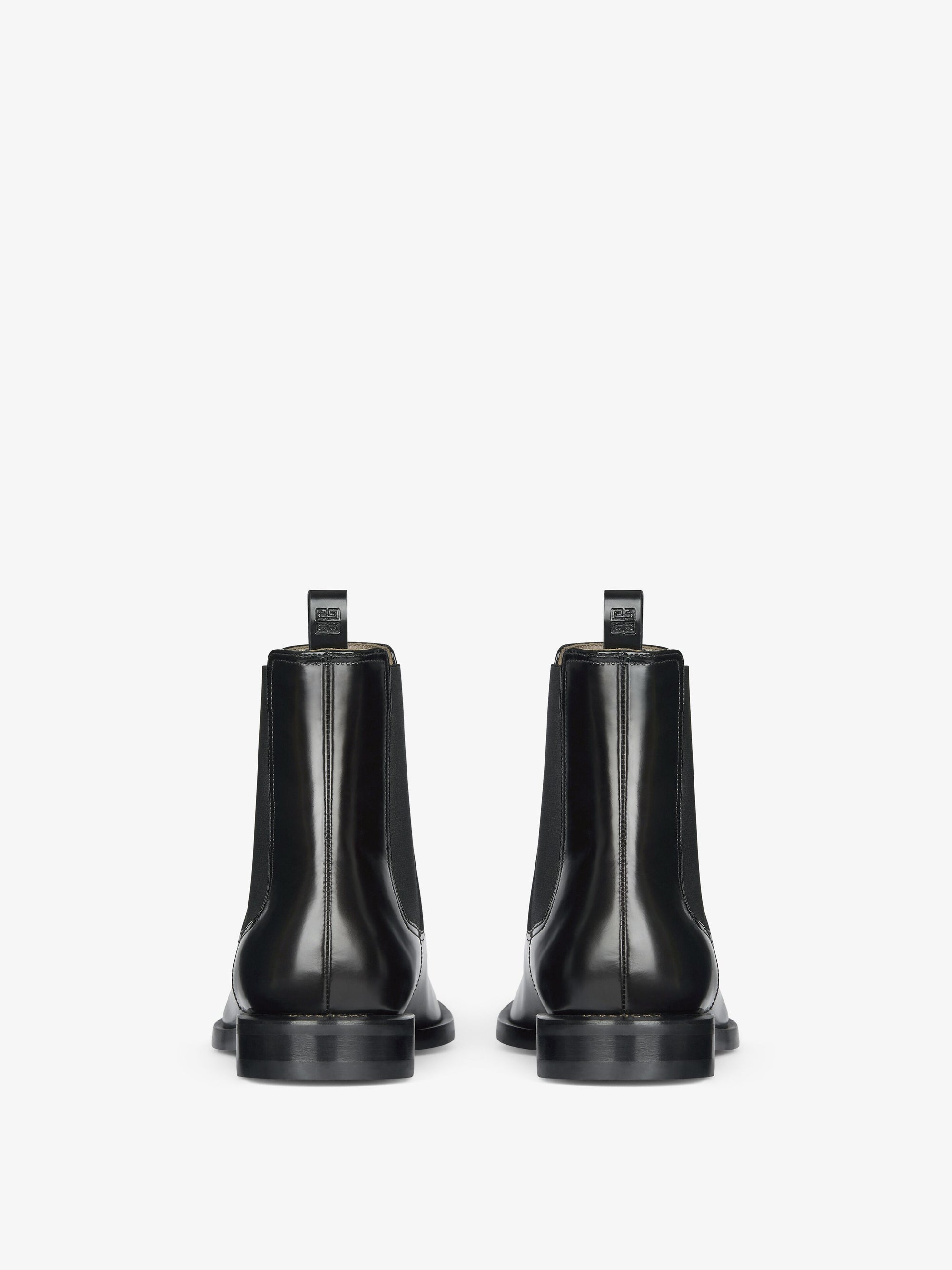 CLASSIC CHELSEA ANKLE BOOTS