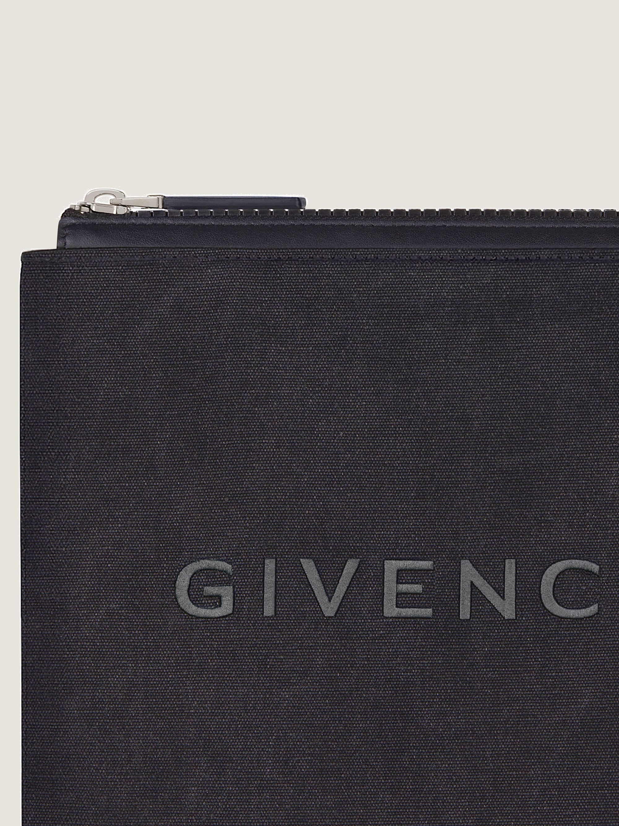 TRAVEL POUCH