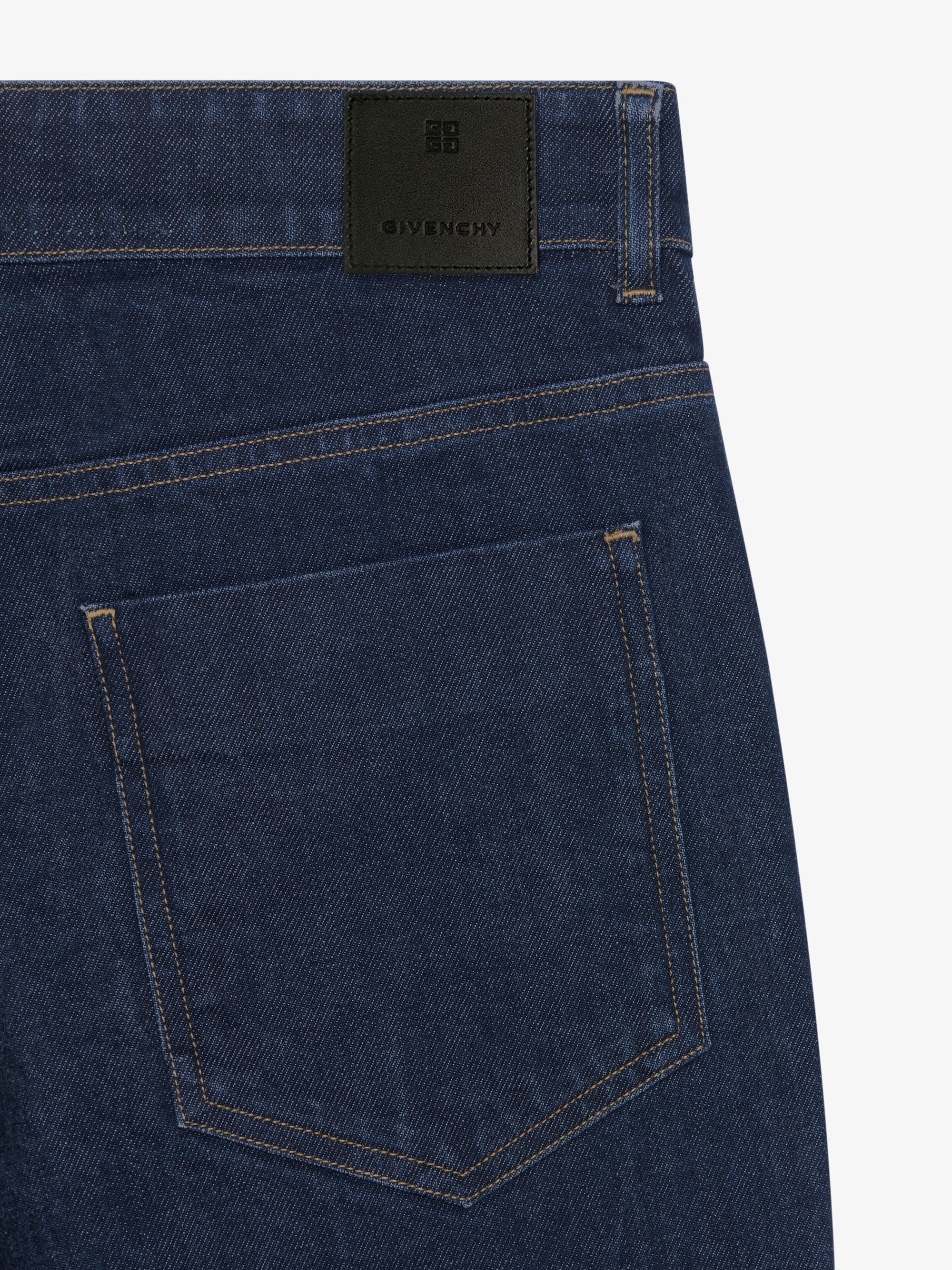 CLASSIC SLIM FIT PANTS