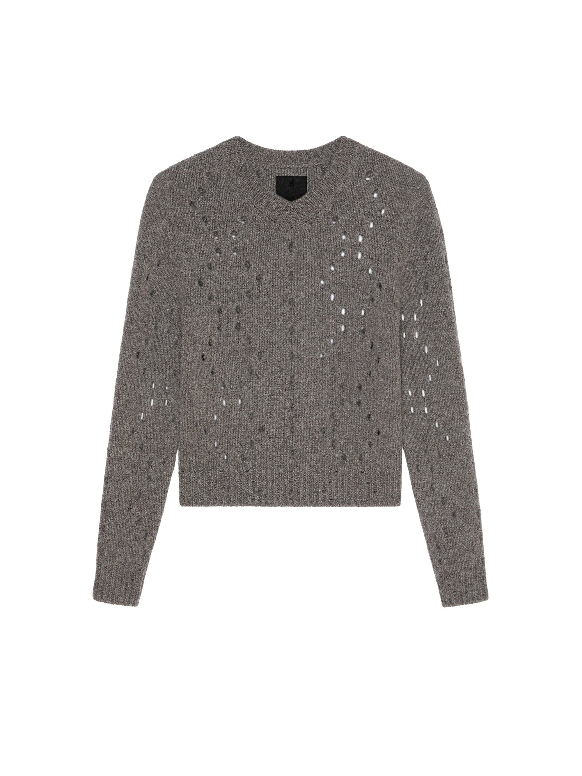 SHORT V NECK SWEATER
