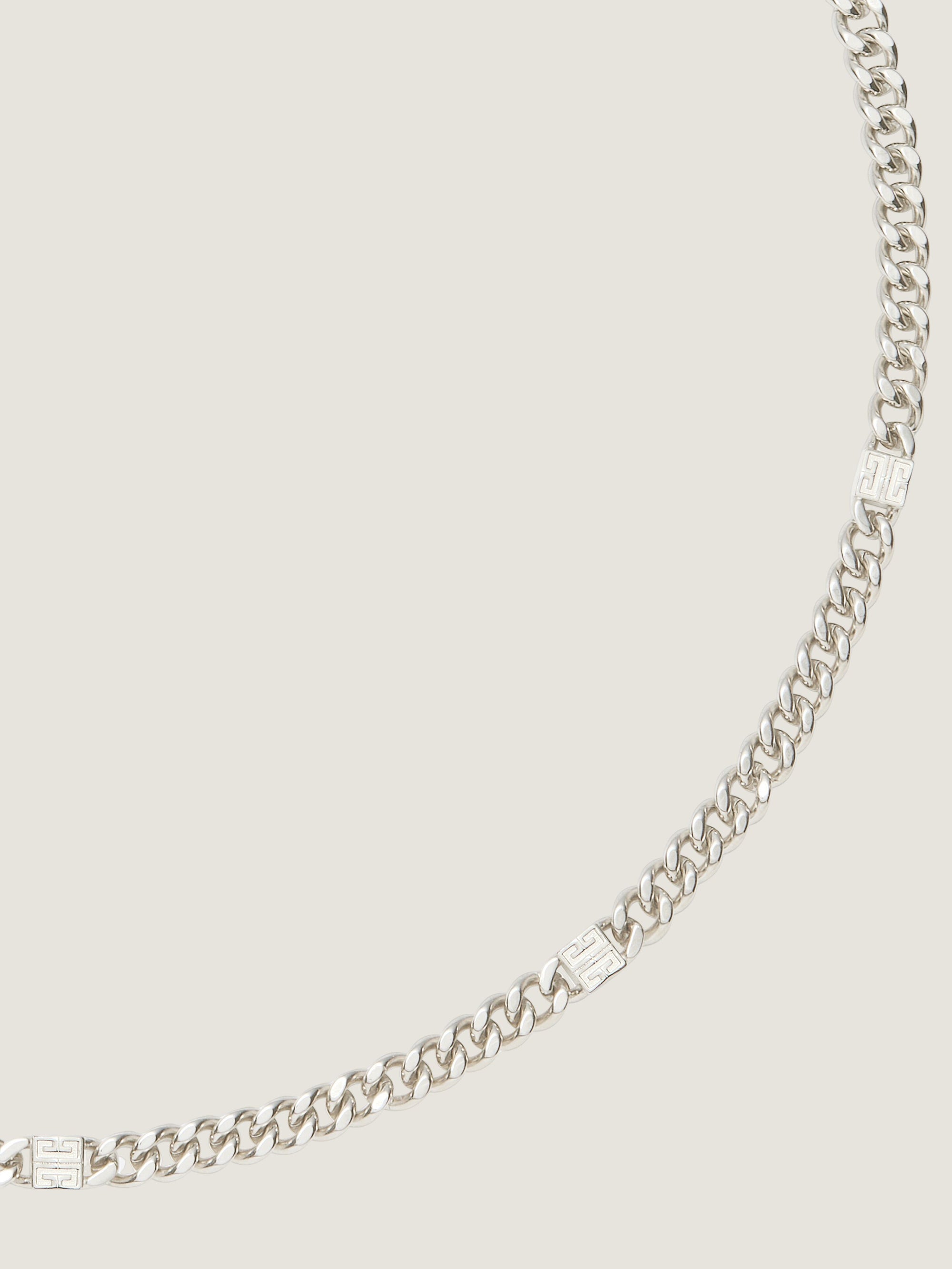 4G SILVERY CHAIN SMALL NECKLACE