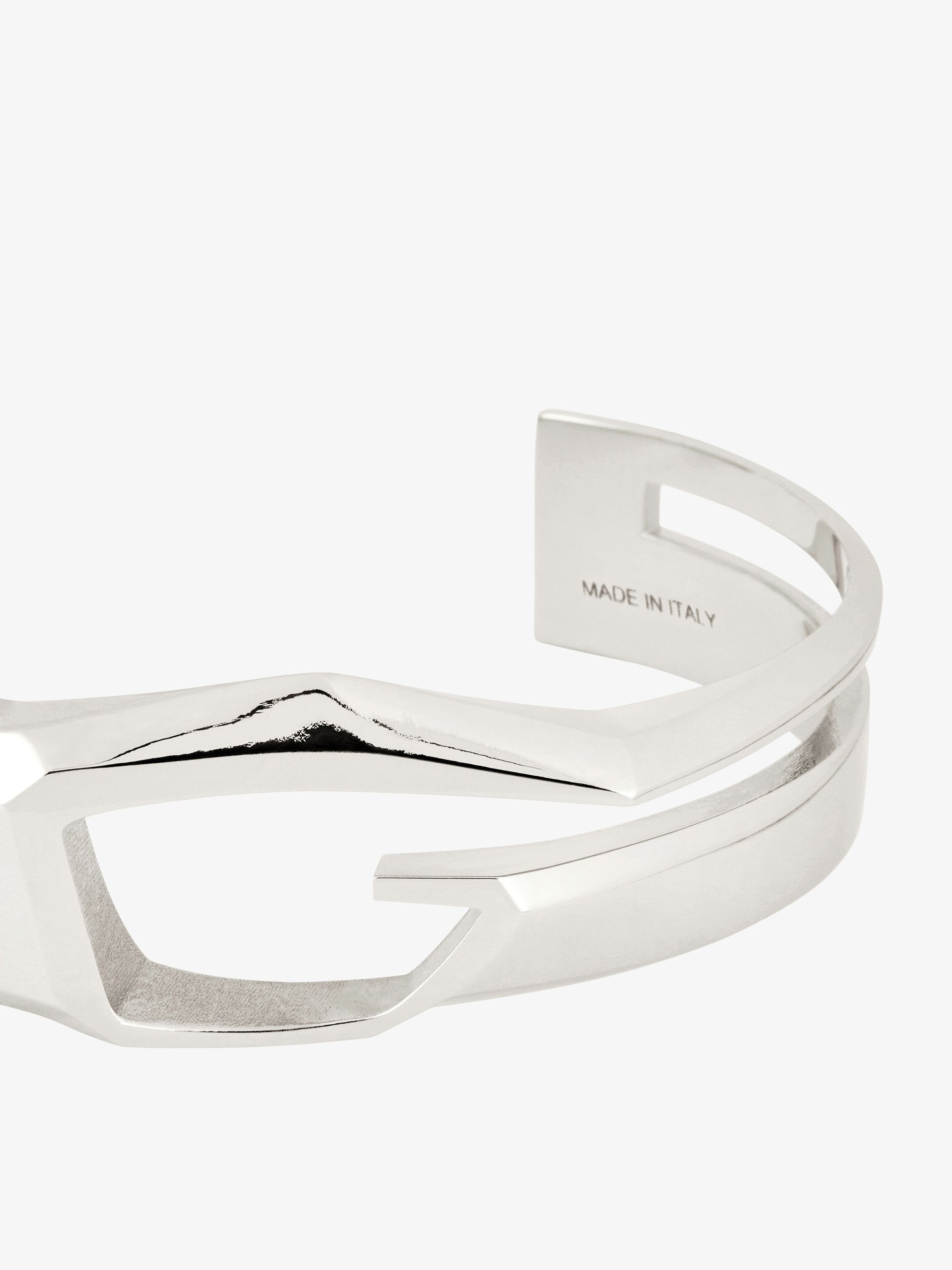 GIV CUT SILVERY CUFF BRACELET