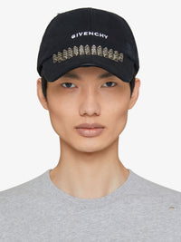 CURVED CAP WITH EMBROIDERED LOGO