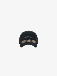 CURVED CAP WITH EMBROIDERED LOGO