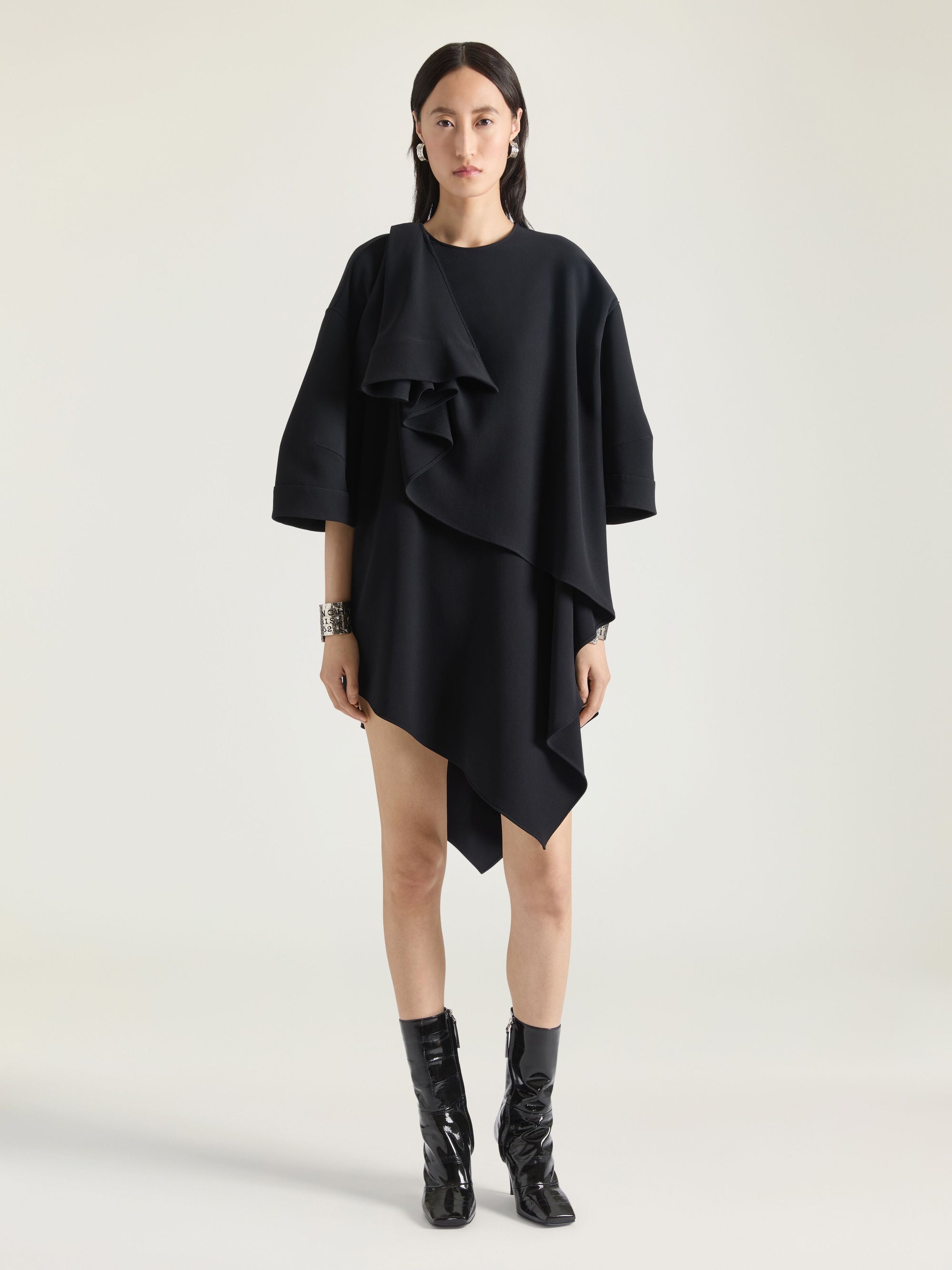 ASYMETRIC DRESS WITH OVERSIZED BOW