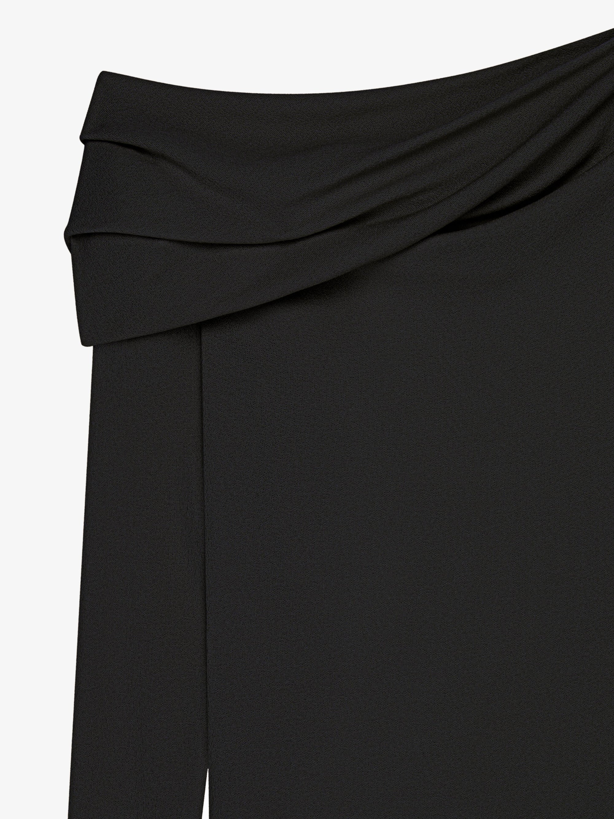 LONG SLEEVE ASYMMETRIC NECKLINE TOP