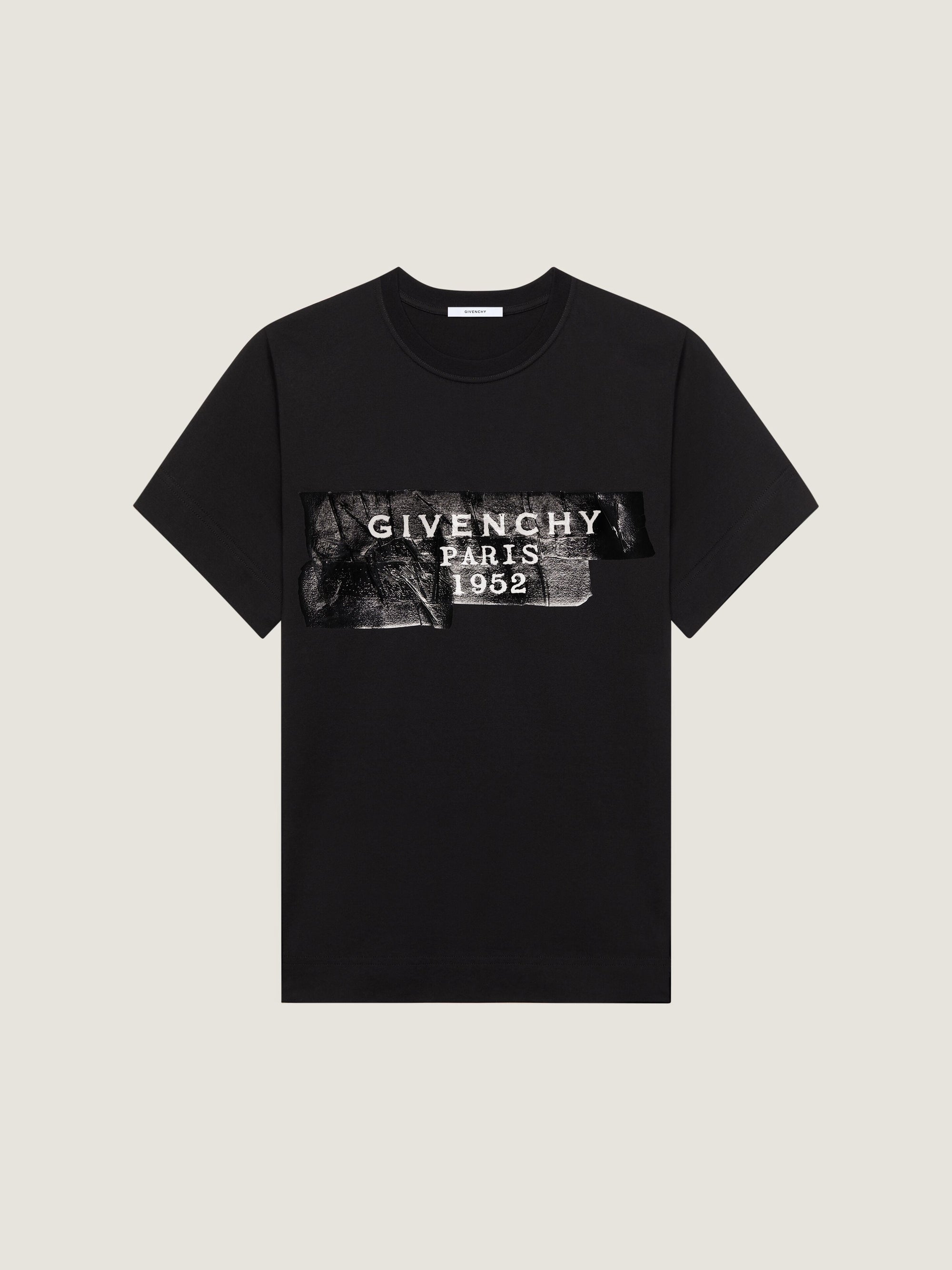 FITTED T-SHIRT